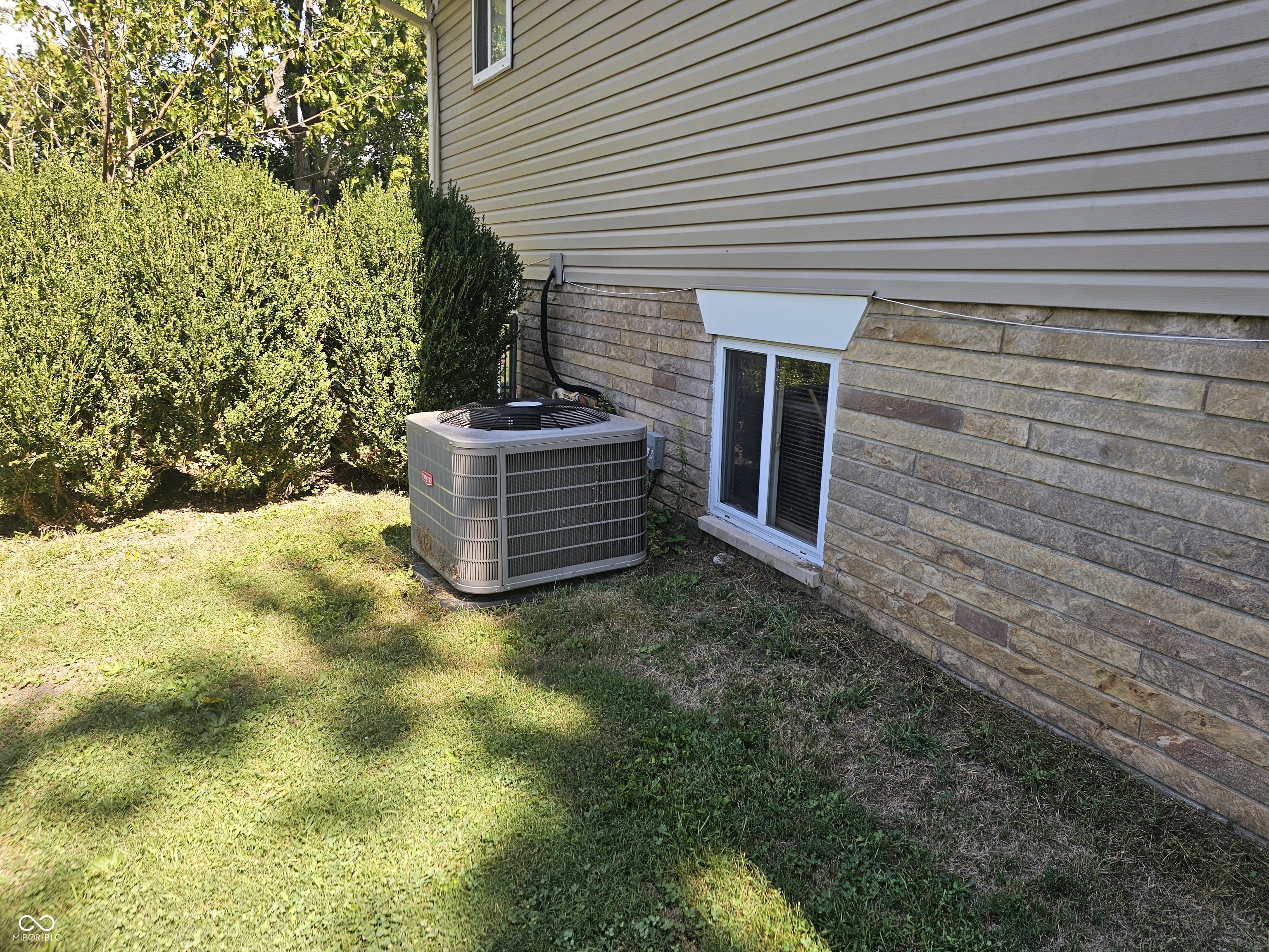 6302 W Loretta Drive, Indianapolis, IN, 46221 photo 4 of 23