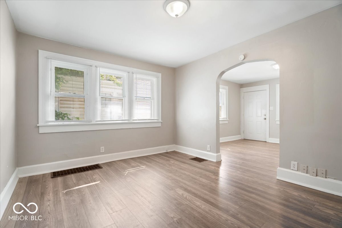 2908 E 17th Street, Indianapolis, IN, 46218 photo 4 of 31