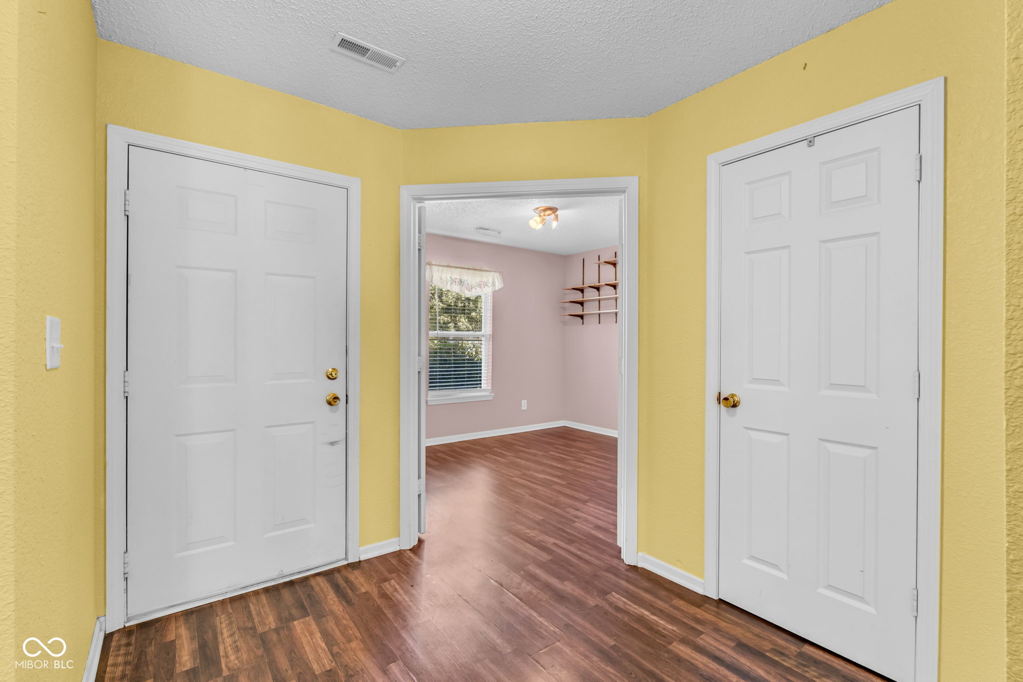5462 Montavia Circle, Indianapolis, IN, 46239 photo 4 of 44