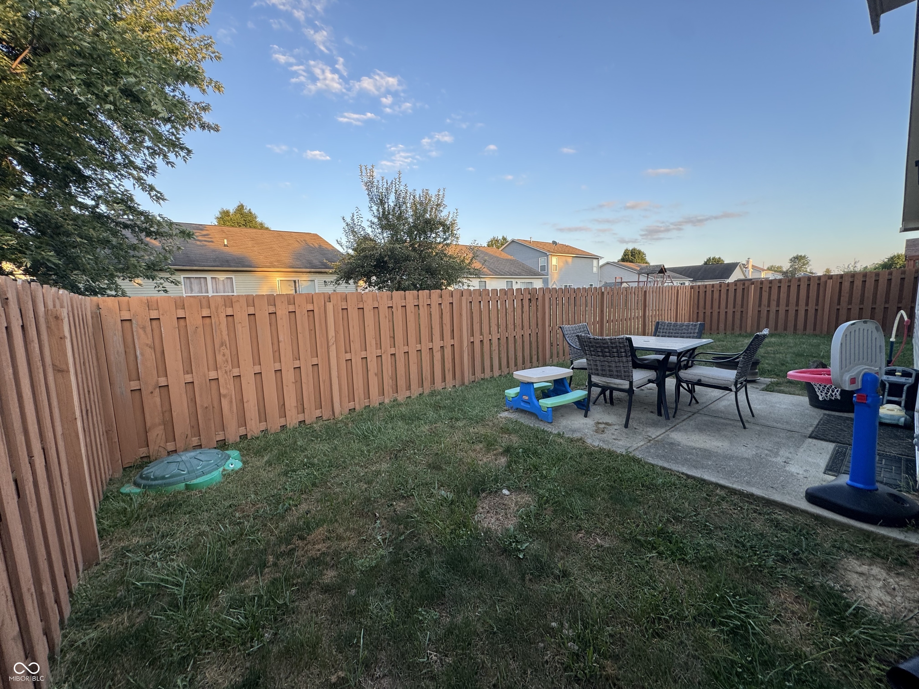 155 Thistlewood Drive, Greenfield, IN, 46140 photo 4 of 20