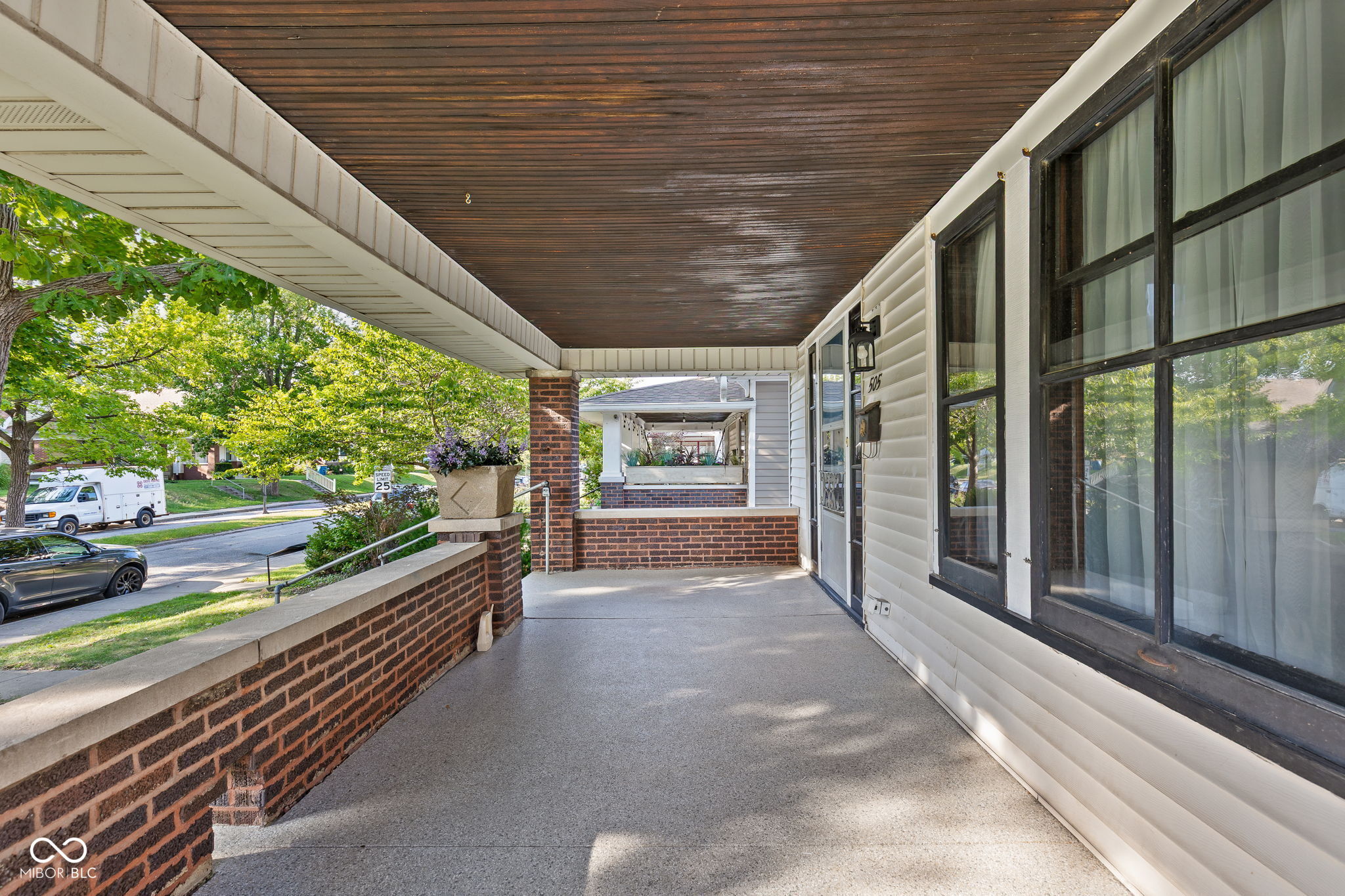 505 N Dequincy Street, Indianapolis, IN, 46201 photo 4 of 33