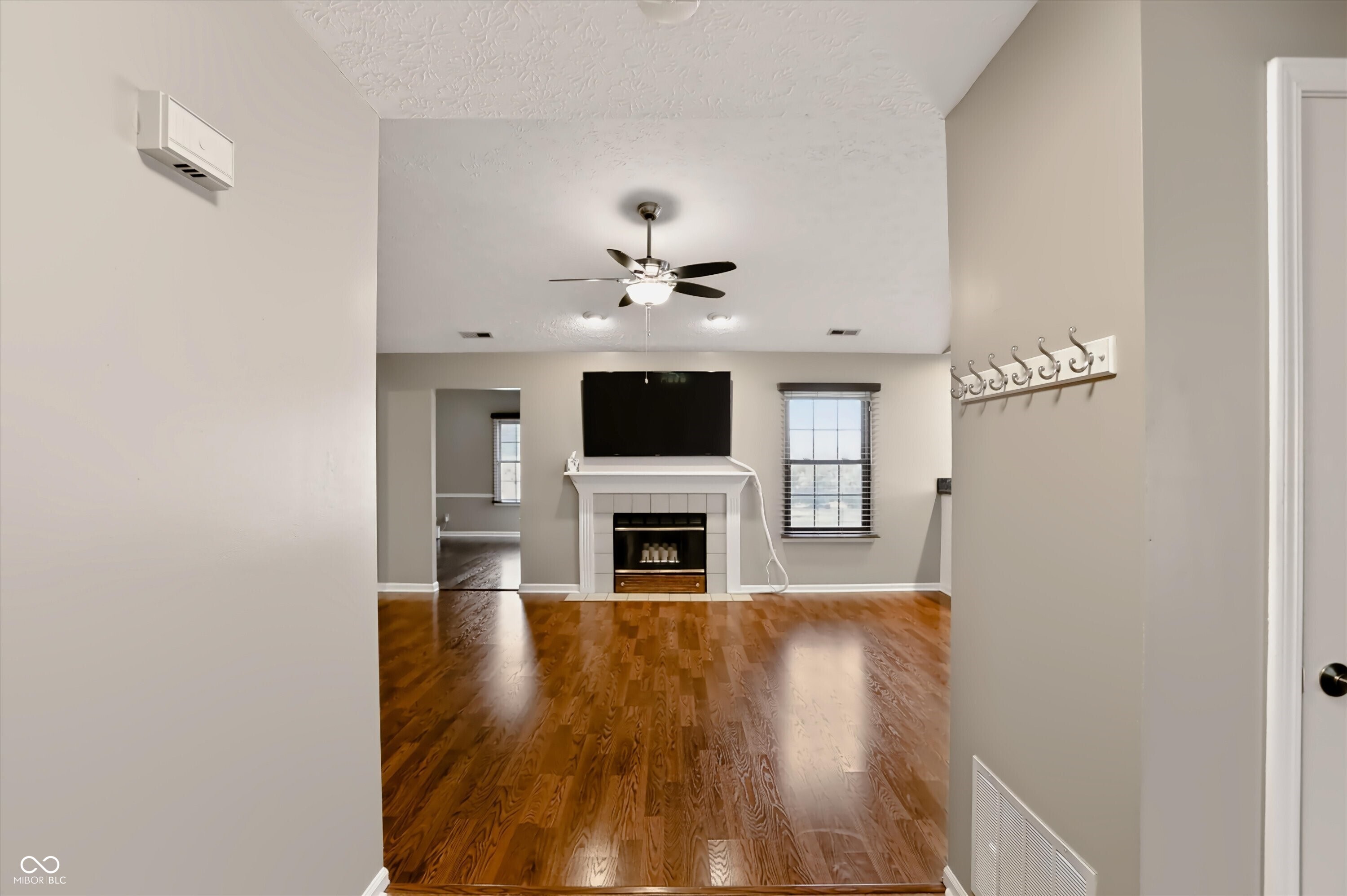 4235 Tarragon Drive, Indianapolis, IN, 46237 photo 4 of 57