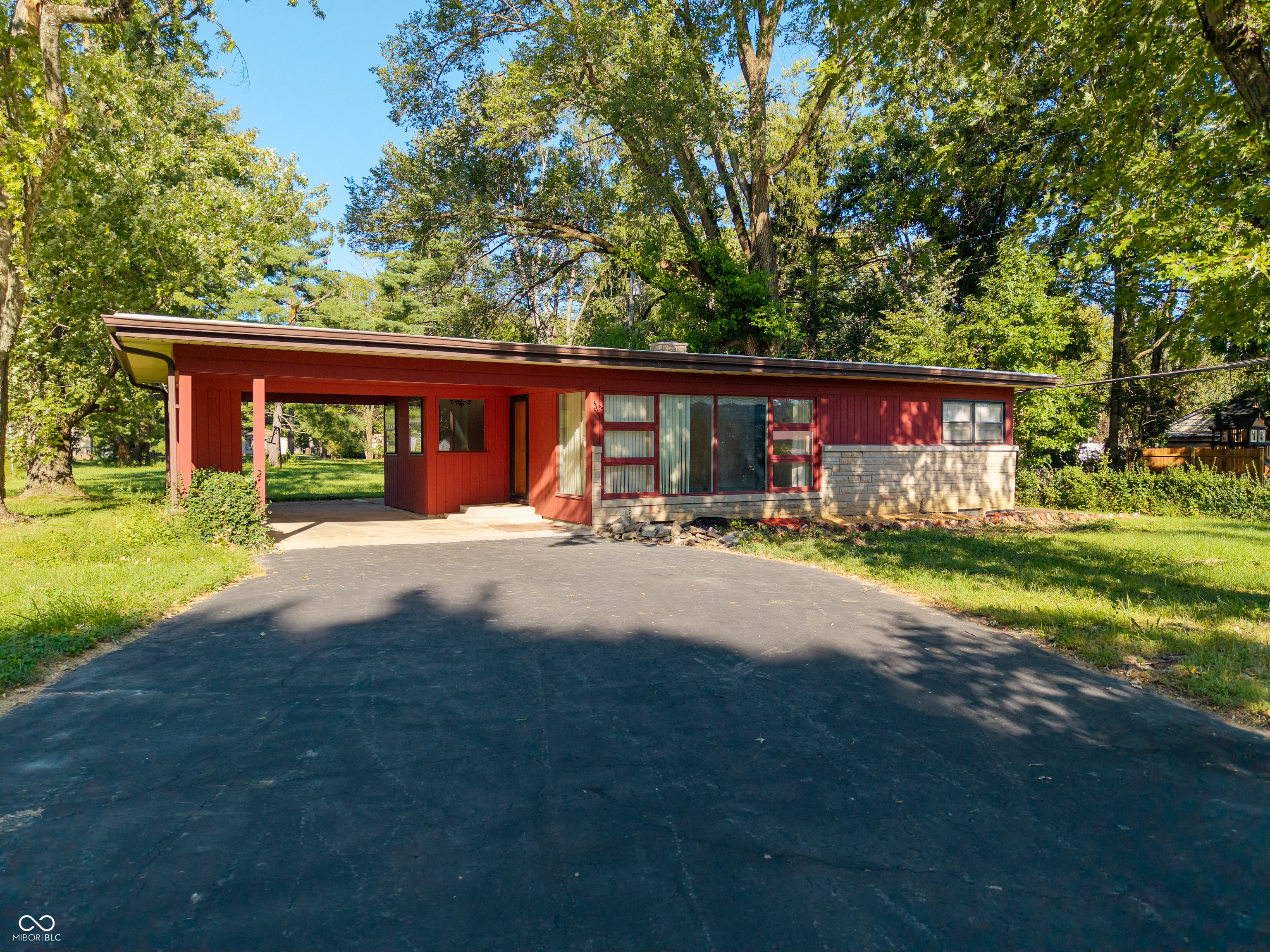 930 Eustis Drive, Indianapolis, IN, 46229 photo 4 of 29