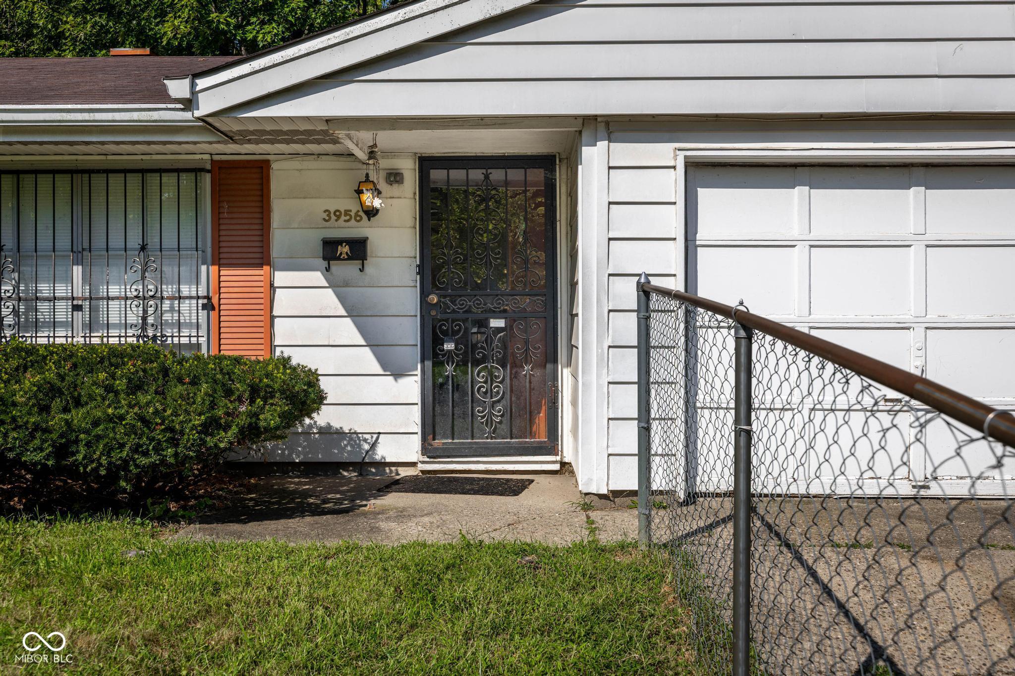 3956 Strathmore Drive, Indianapolis, IN, 46235 photo 4 of 24