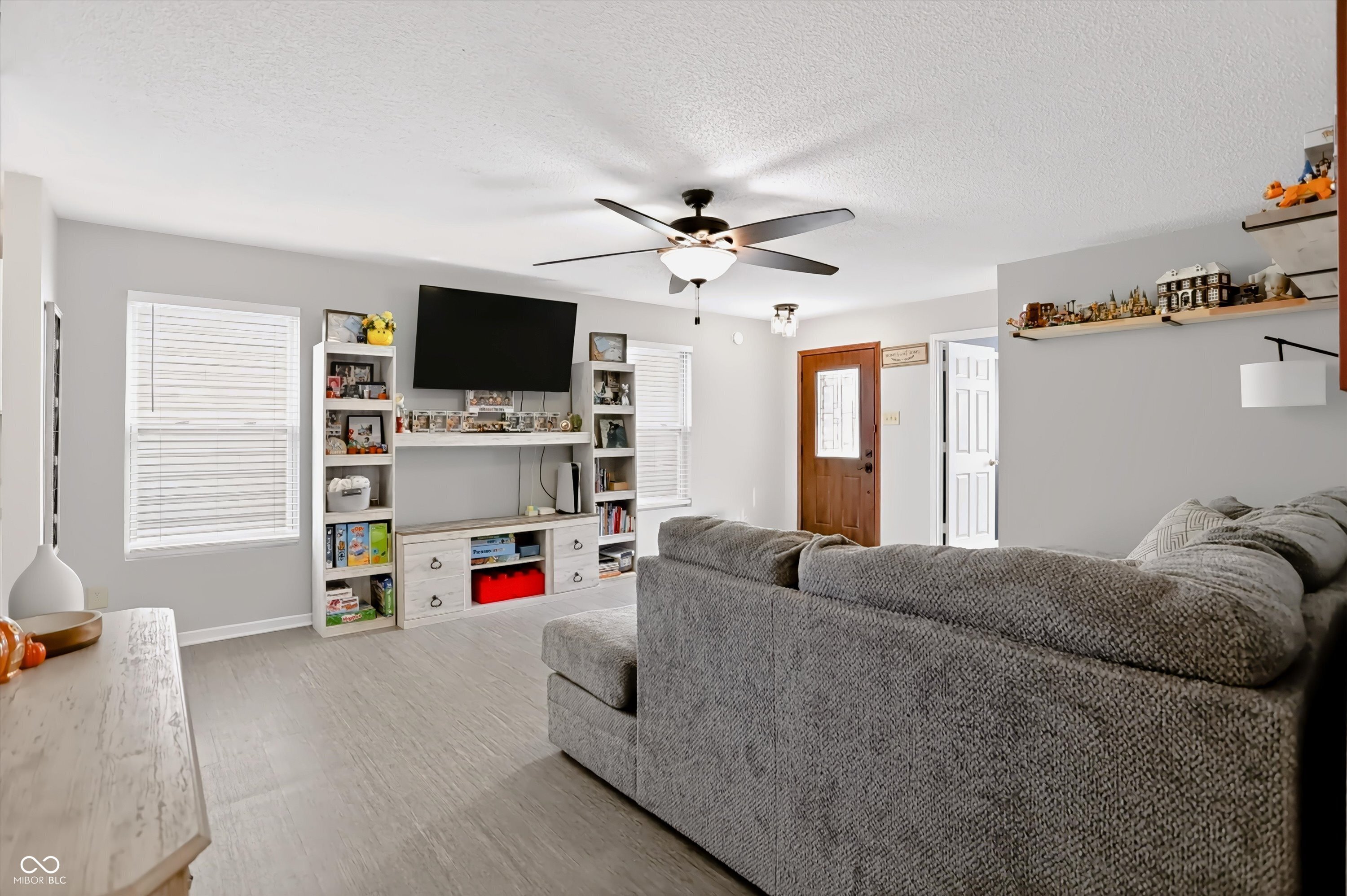 740 Wheatgrass Drive, Greenwood, IN, 46143 photo 4 of 25
