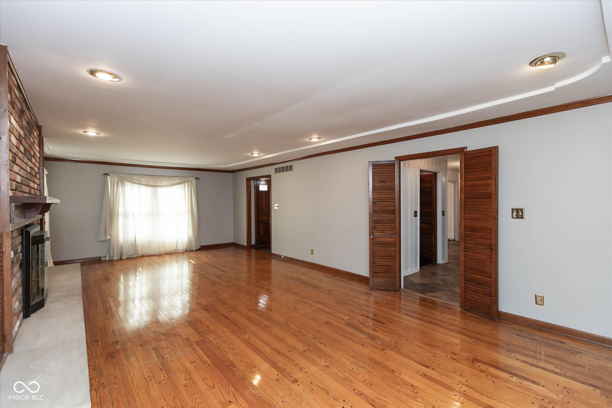 4936 Winston Drive, Indianapolis, IN, 46226 photo 4 of 25