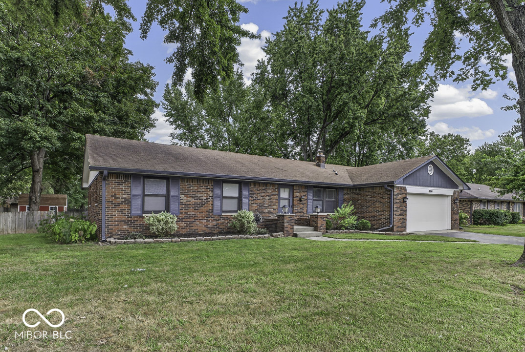 4334 W Fairview Road, Greenwood, IN, 46142 photo 4 of 48