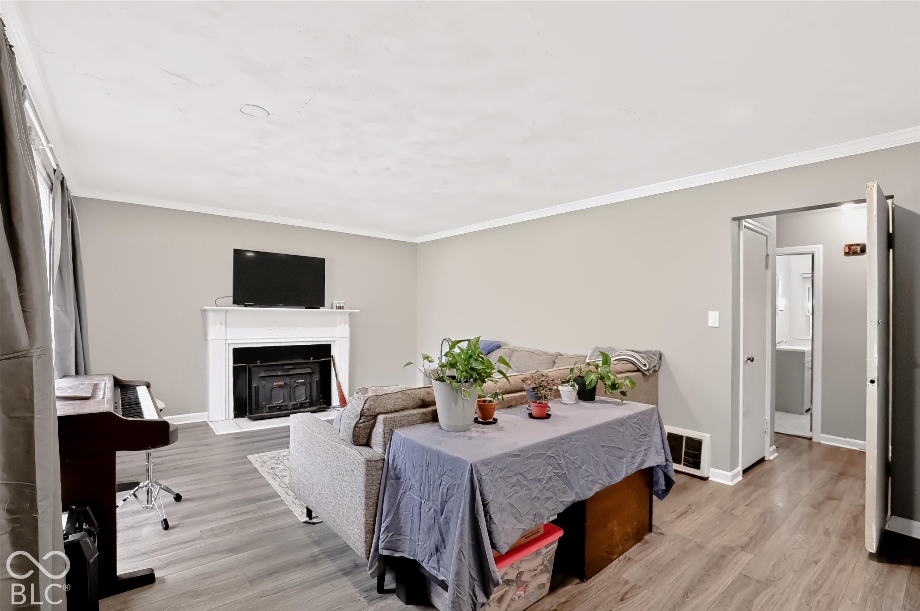 2425 W 66th Street, Indianapolis, IN, 46268 photo 4 of 29