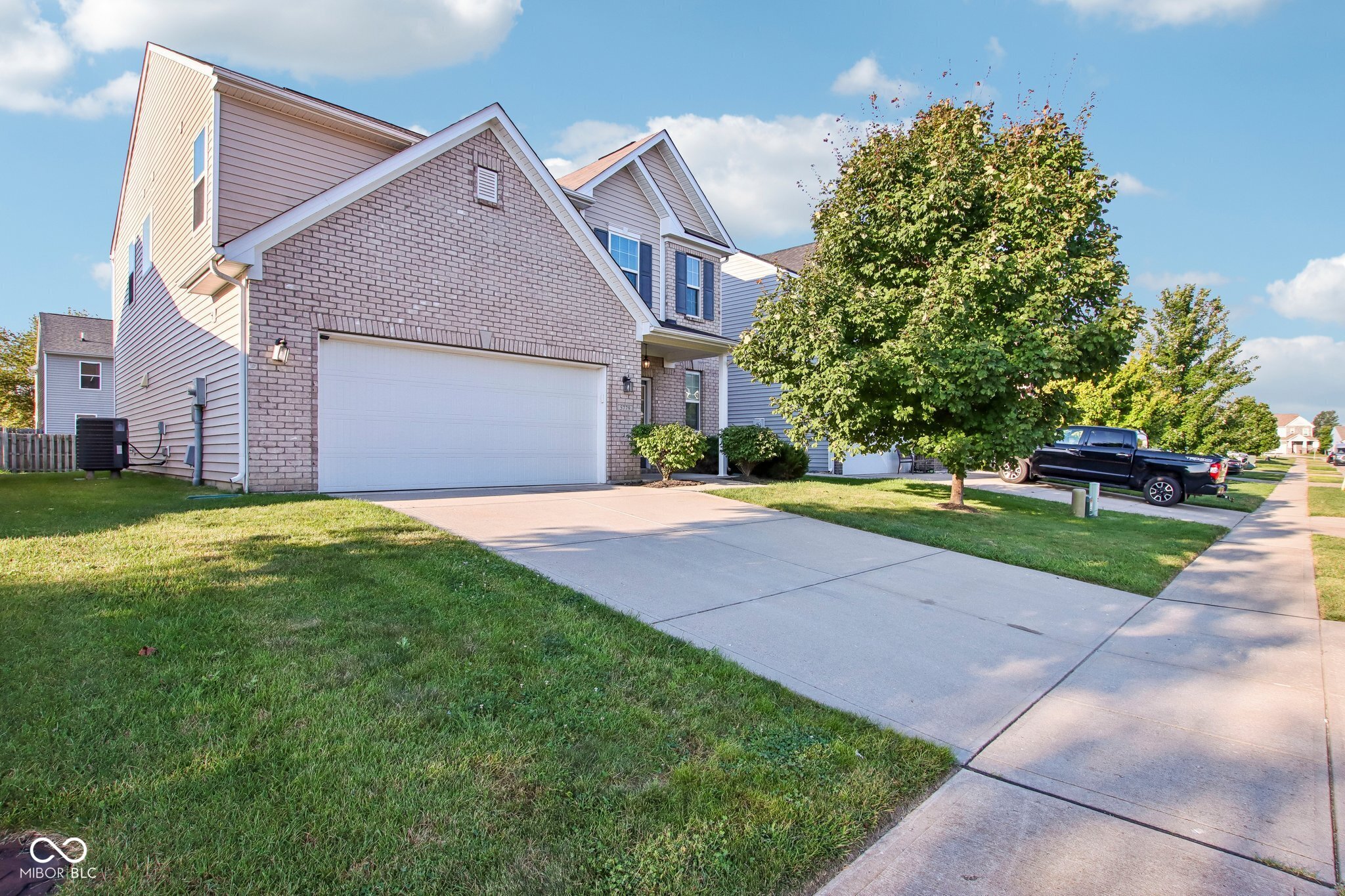 5779 Blue Sky Drive, Whitestown, IN, 46075 photo 4 of 47