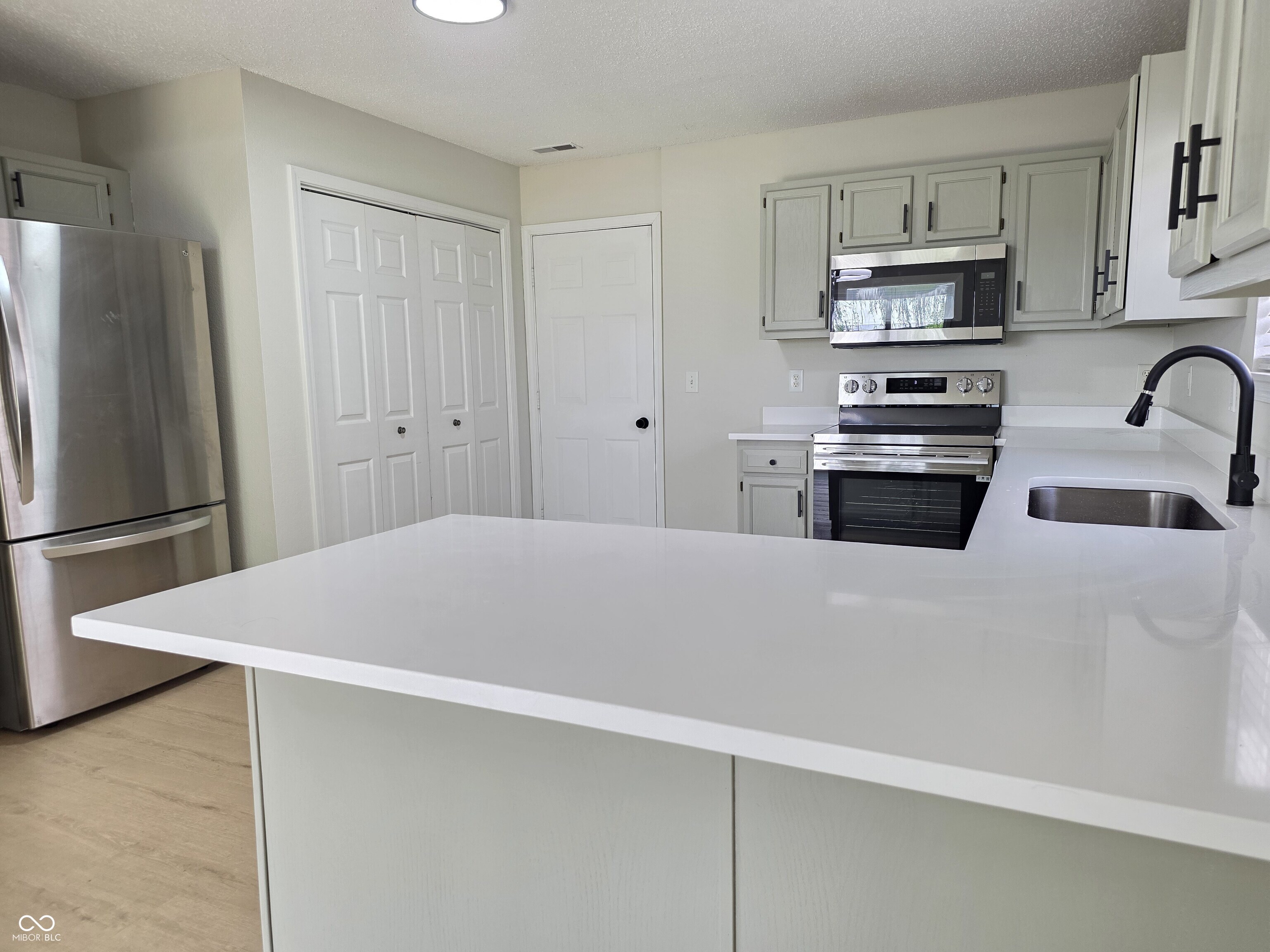 243 Lakemoore Street, Brownsburg, IN, 46112 photo 4 of 24