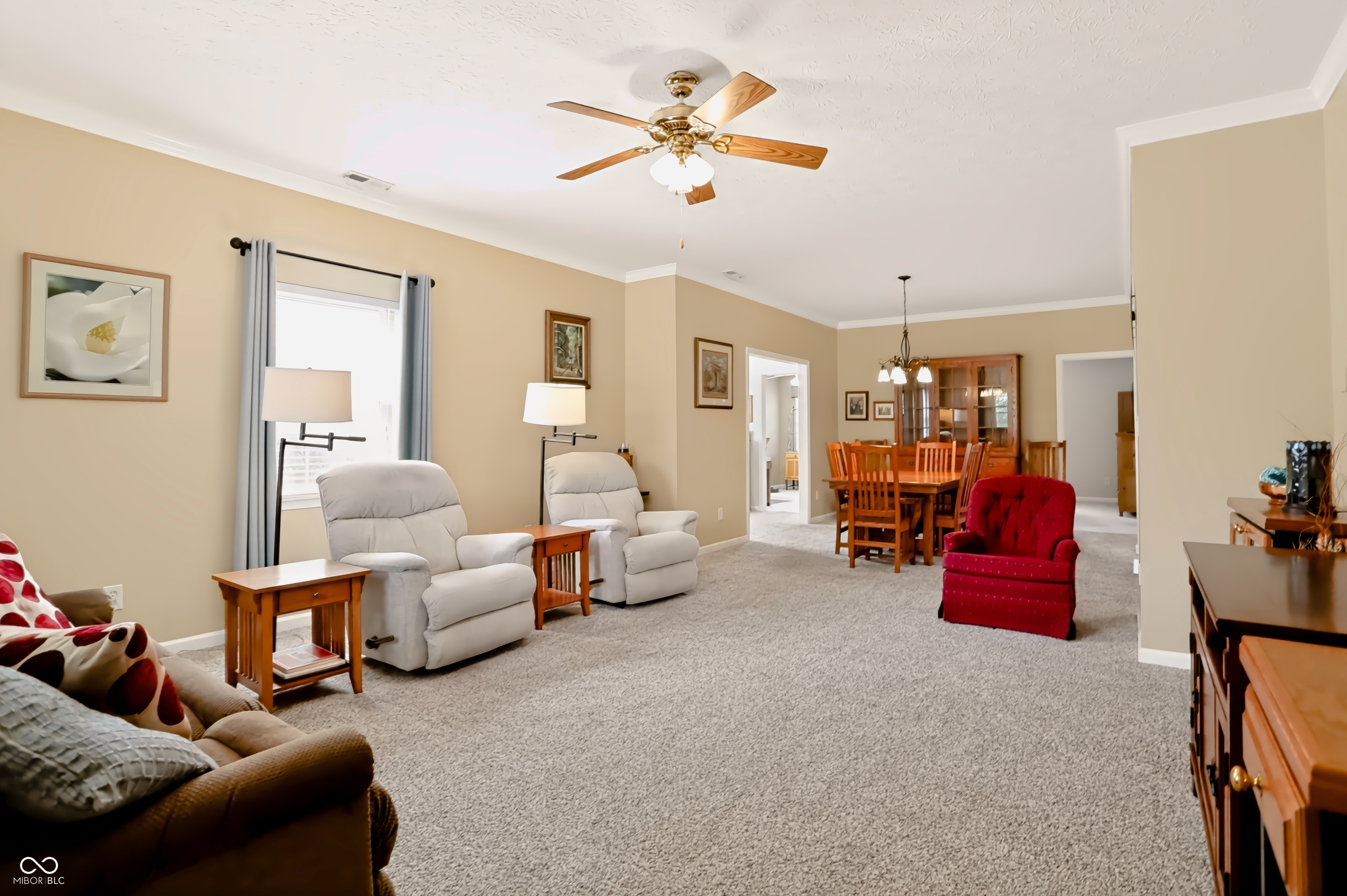 94 W Wind Chime Circle, Greenwood, IN, 46143 photo 4 of 27