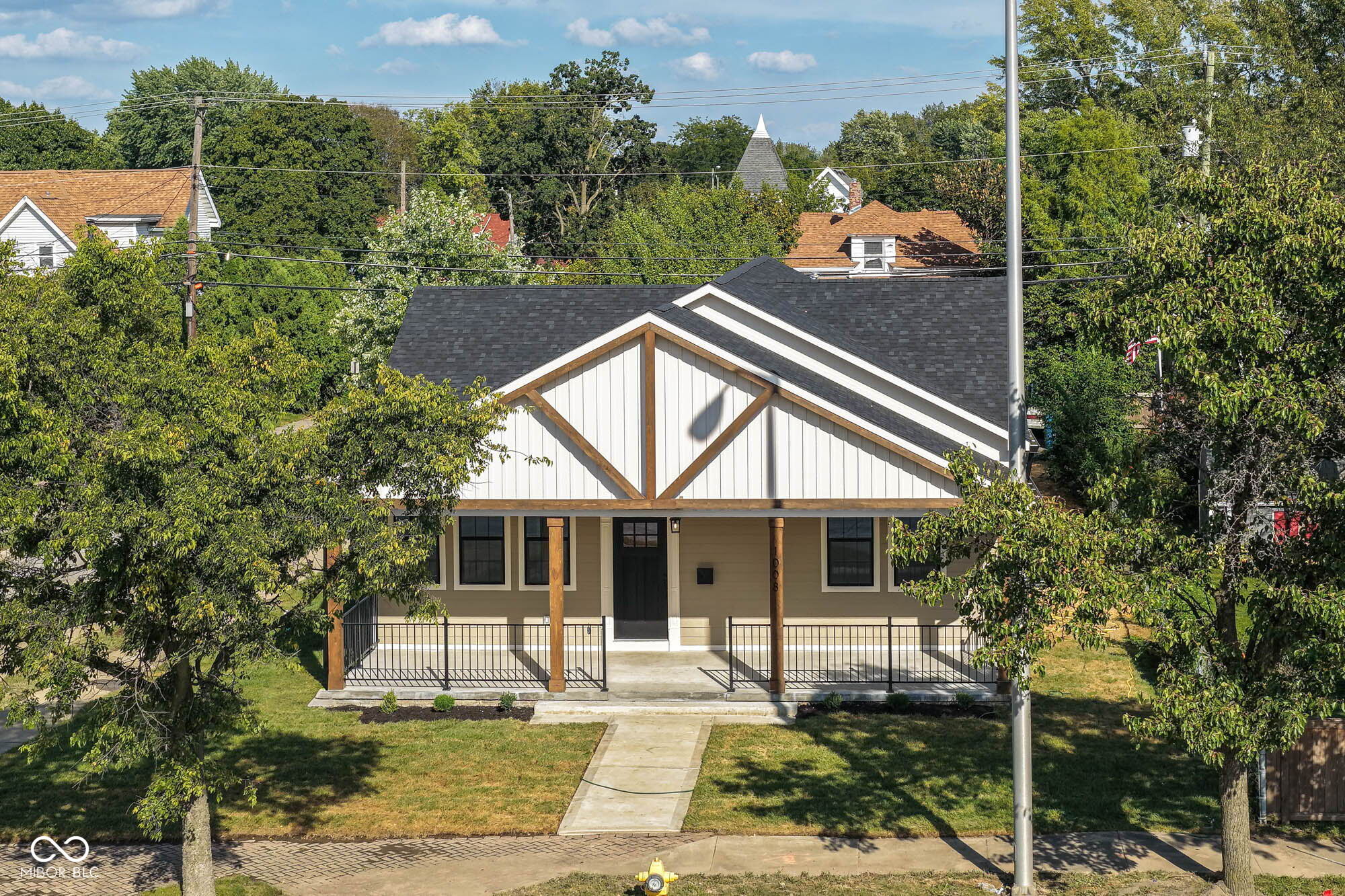 1008 S 8th Street, Noblesville, IN, 46060 photo 4 of 45