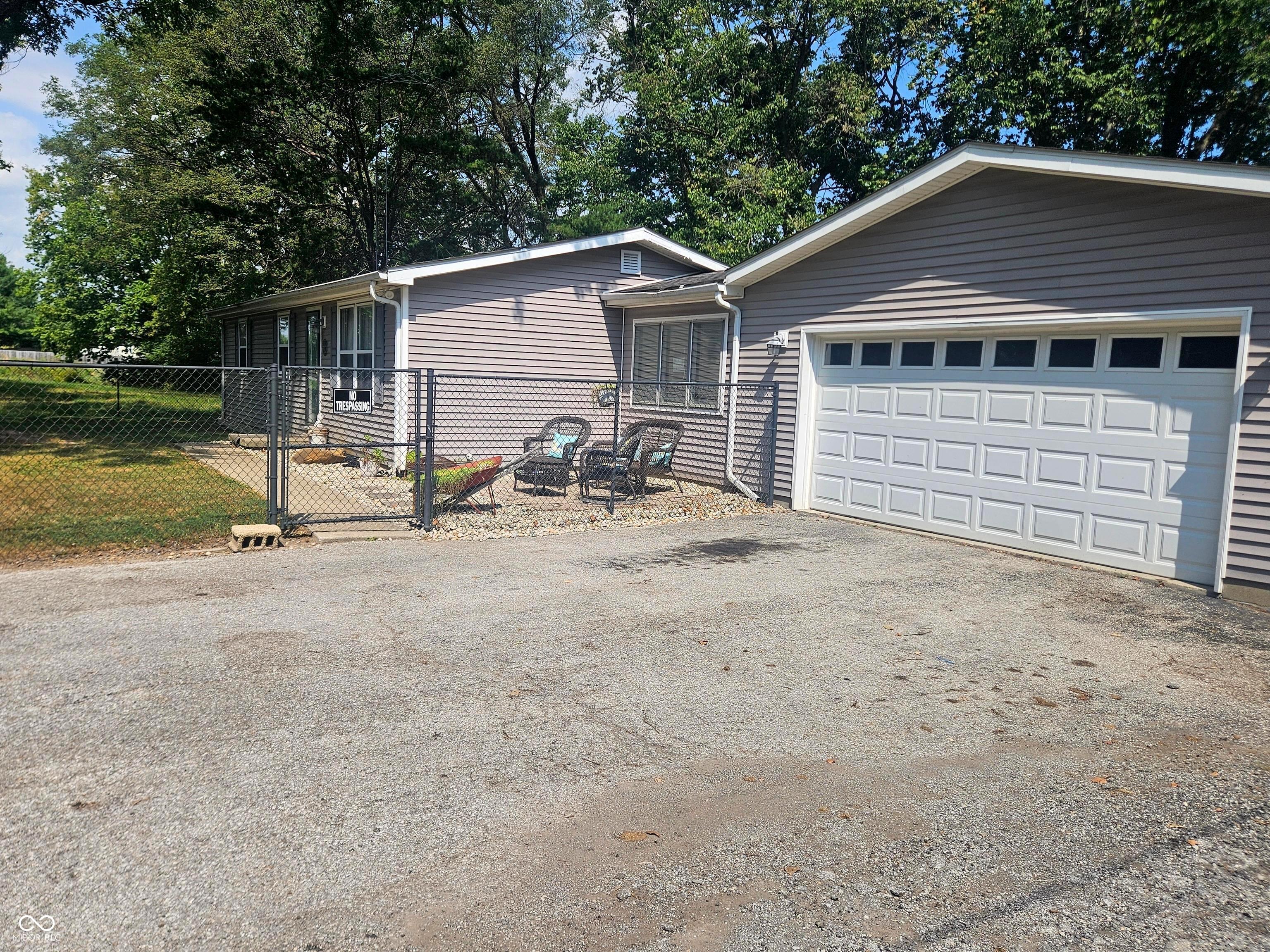 2957 N Talley Road, Columbus, IN, 47203 photo 4 of 23