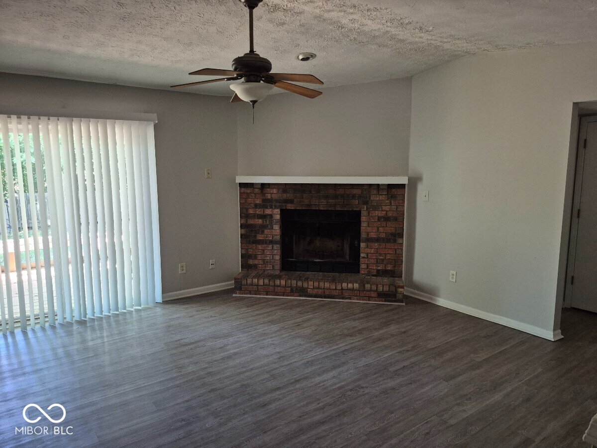 4210 Oil Creek Drive, Indianapolis, IN, 46268 photo 4 of 23