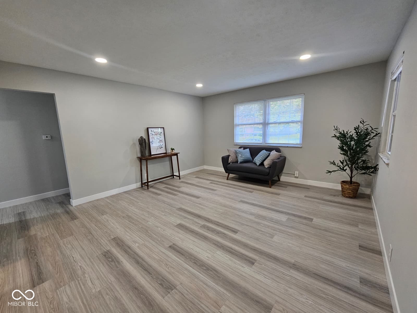 1641 Horizon Lane, Indianapolis, IN, 46260 photo 4 of 33