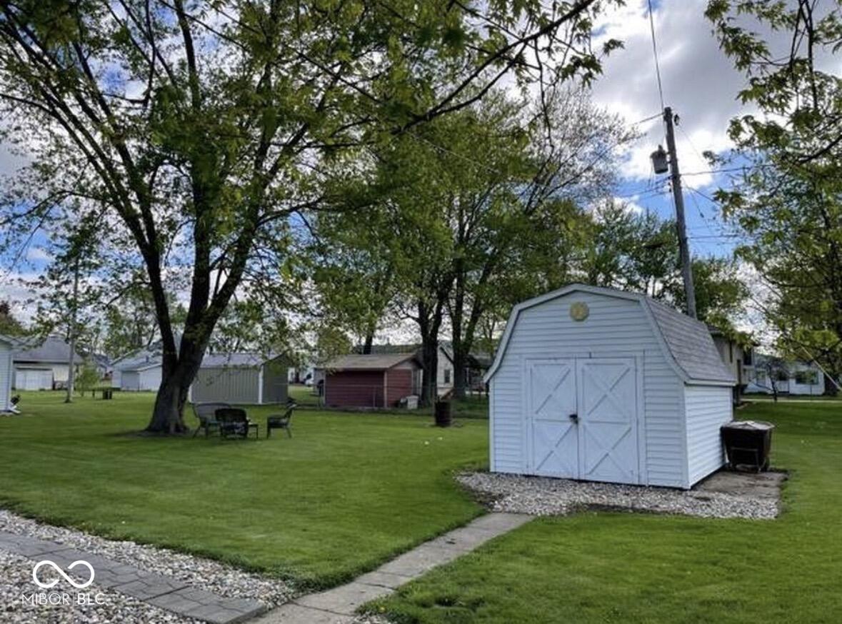 711 S Madison Street, Nappanee, IN, 46550 photo 4 of 24