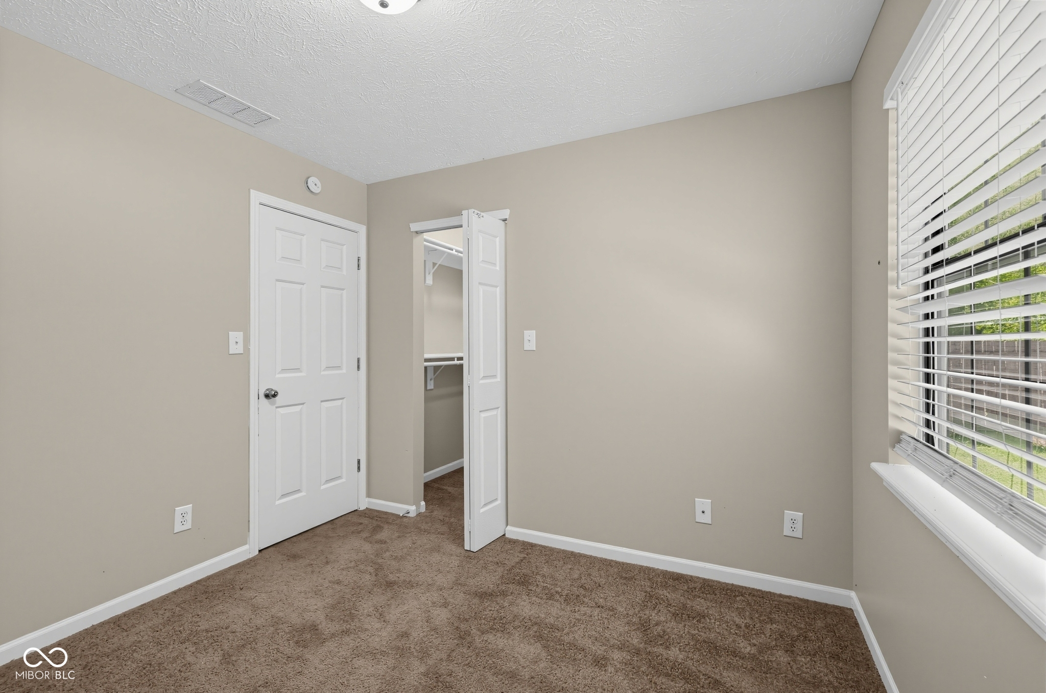 1102 Winding Hart Drive, Indianapolis, IN, 46229 photo 4 of 15