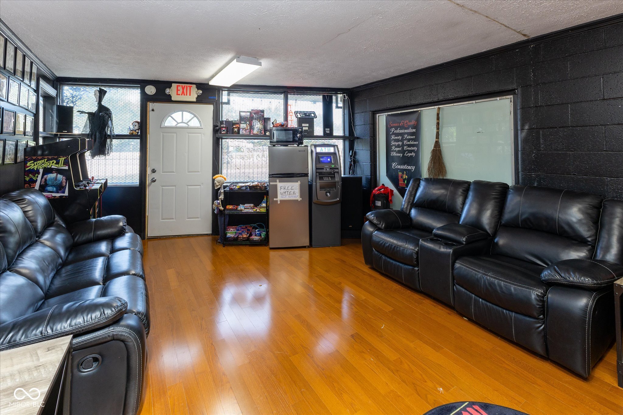 2323 Lafayette Avenue, Terre Haute, IN, 47805 photo 4 of 31