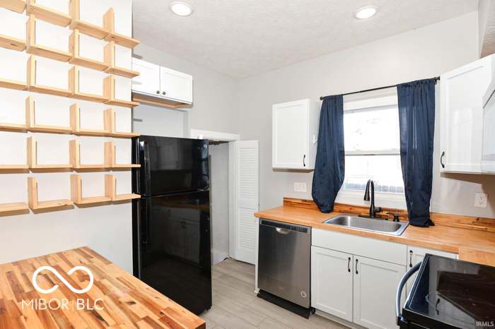 4110 E 10th Street, Indianapolis, IN, 46201 photo 4 of 15