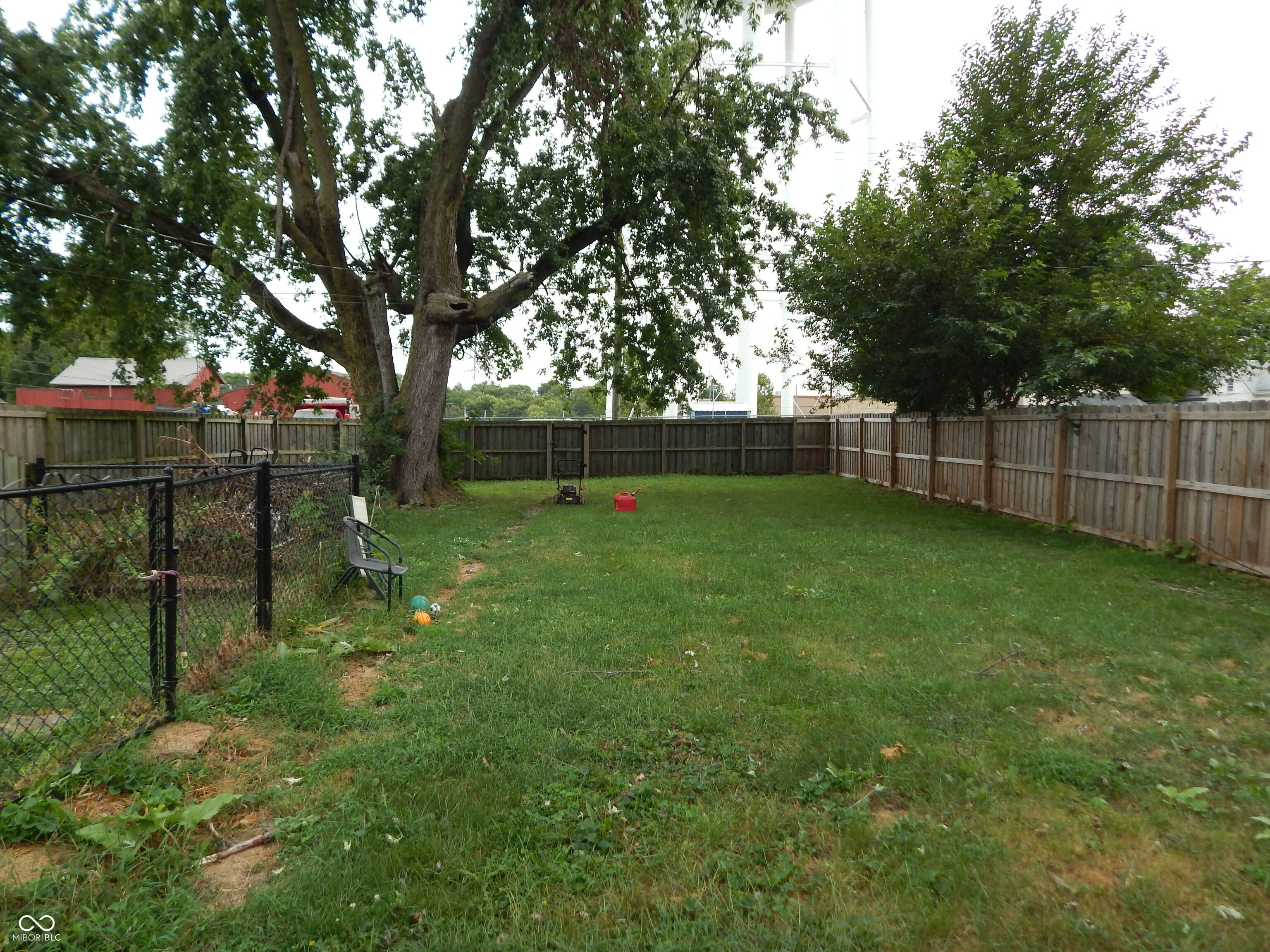 407 E College Street, Crawfordsville, IN, 47933 photo 4 of 24