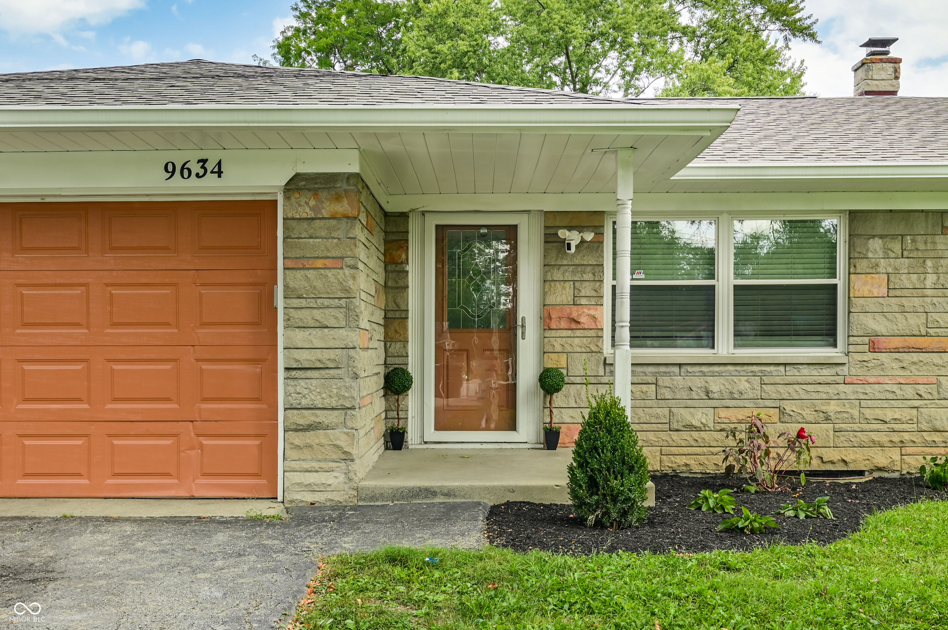 9634 E 10th Street, Indianapolis, IN, 46229 photo 4 of 30