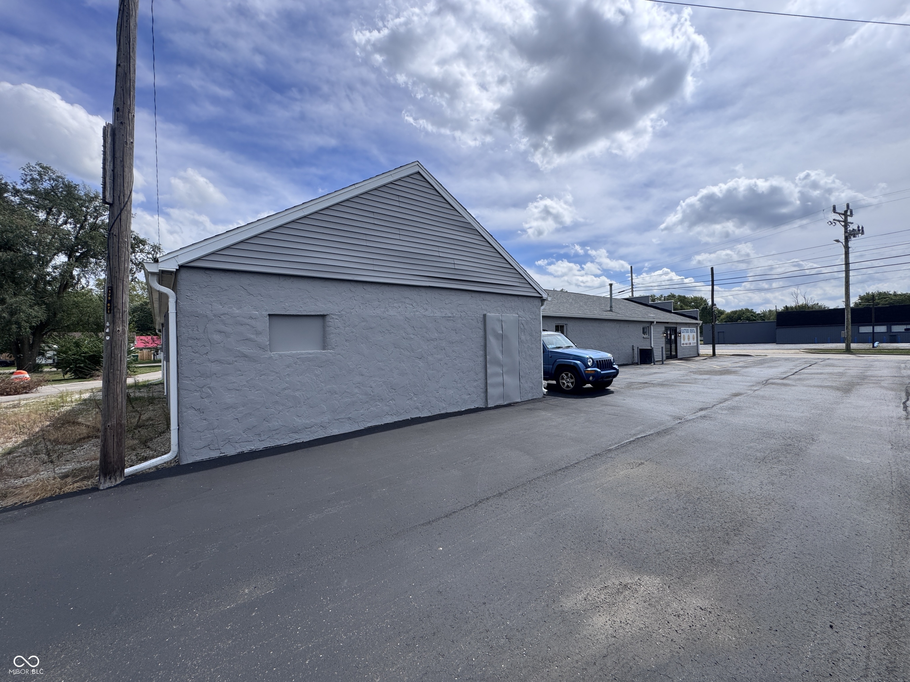 2612 Broad Street, New Castle, IN, 47362 photo 4 of 11