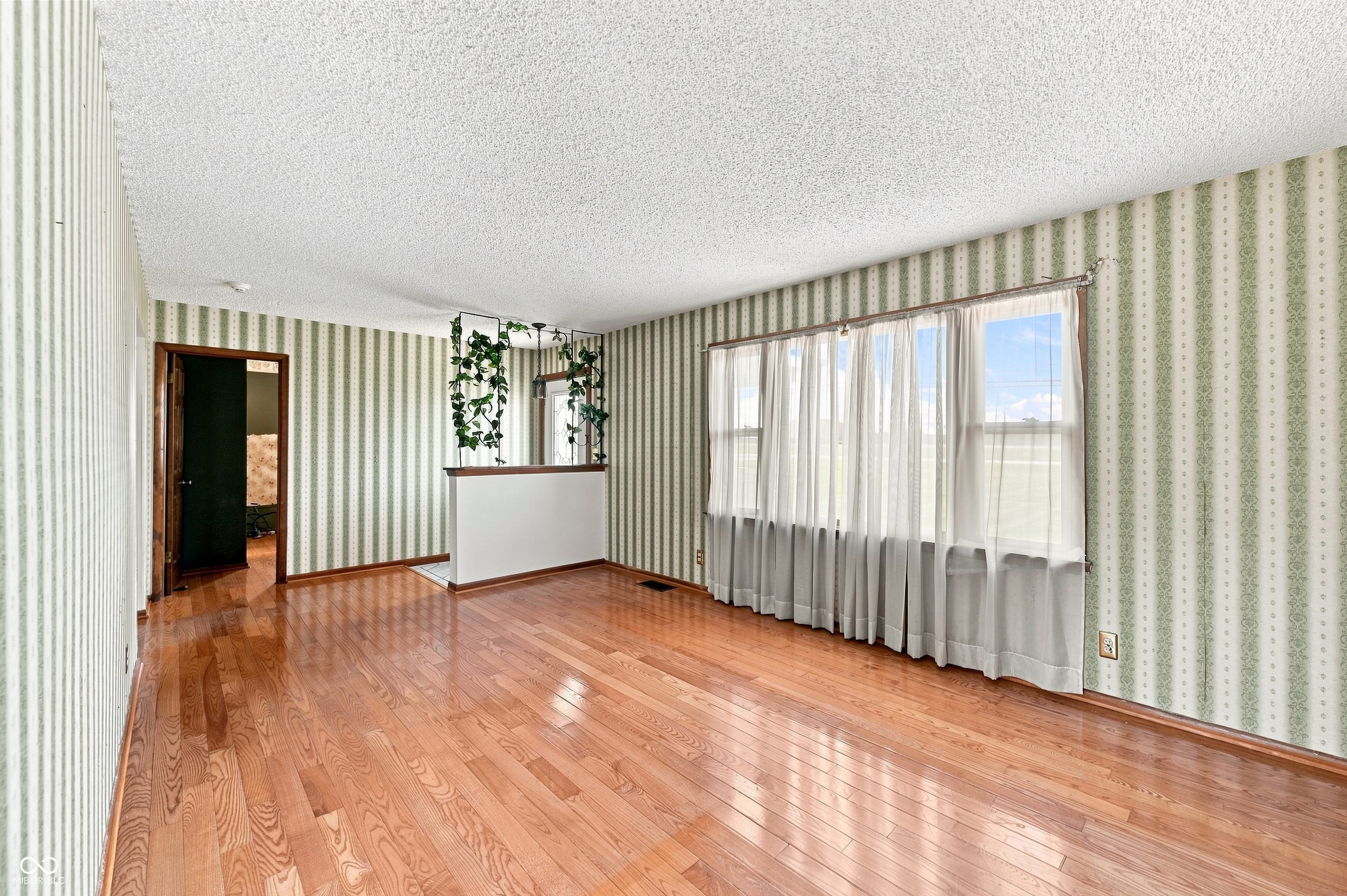 6730 N Michigan Road, Fairland, IN, 46126 photo 4 of 23