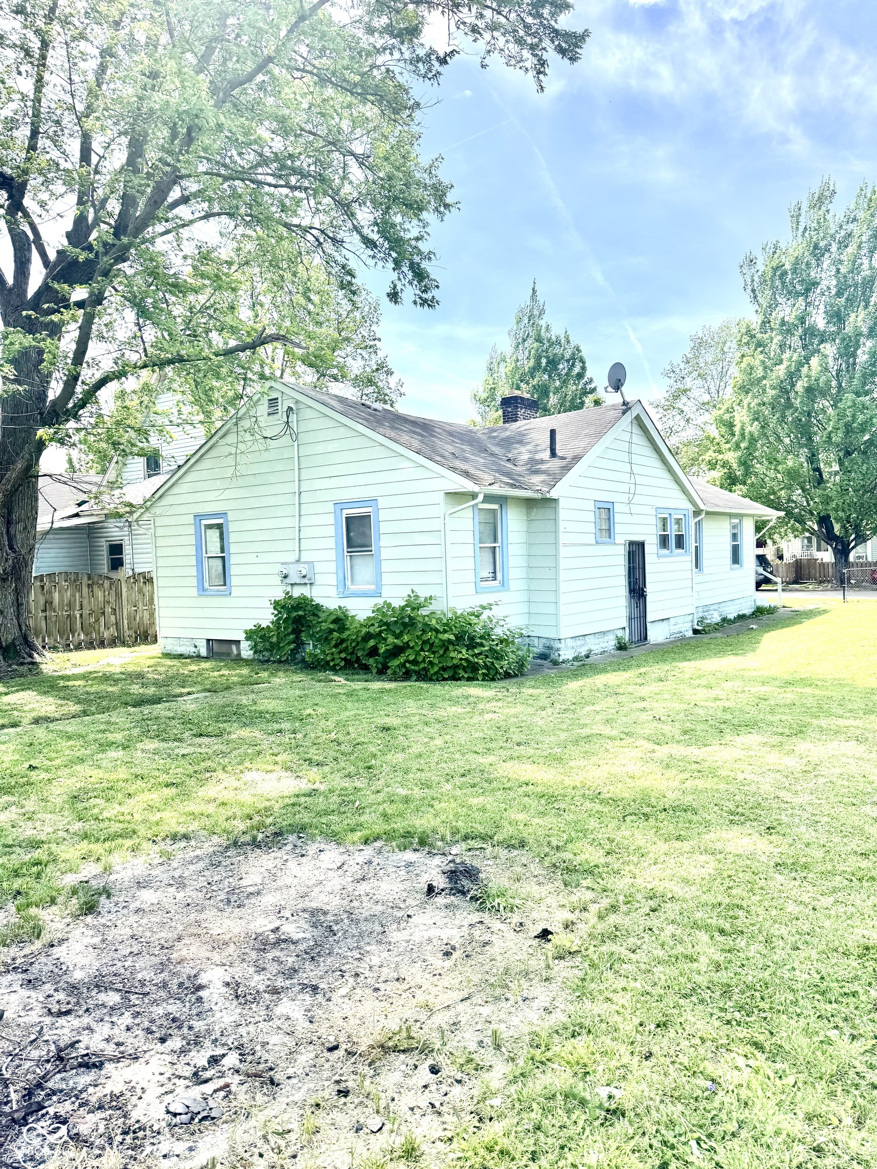 1221 Lee Street, Indianapolis, IN, 46221 photo 4 of 14