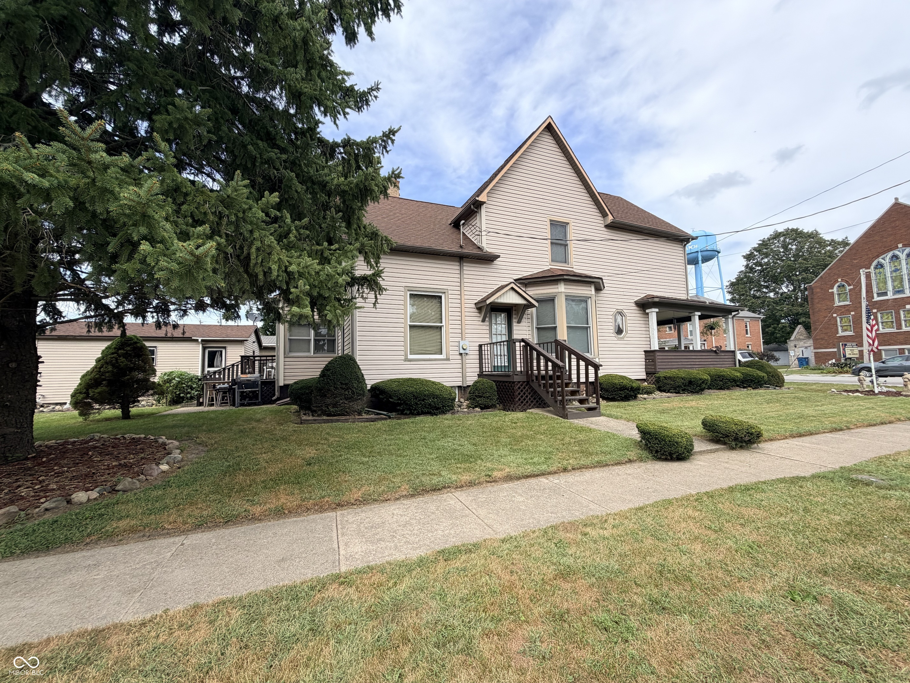 214 S Howard Street, Oxford, IN, 47971 photo 4 of 37