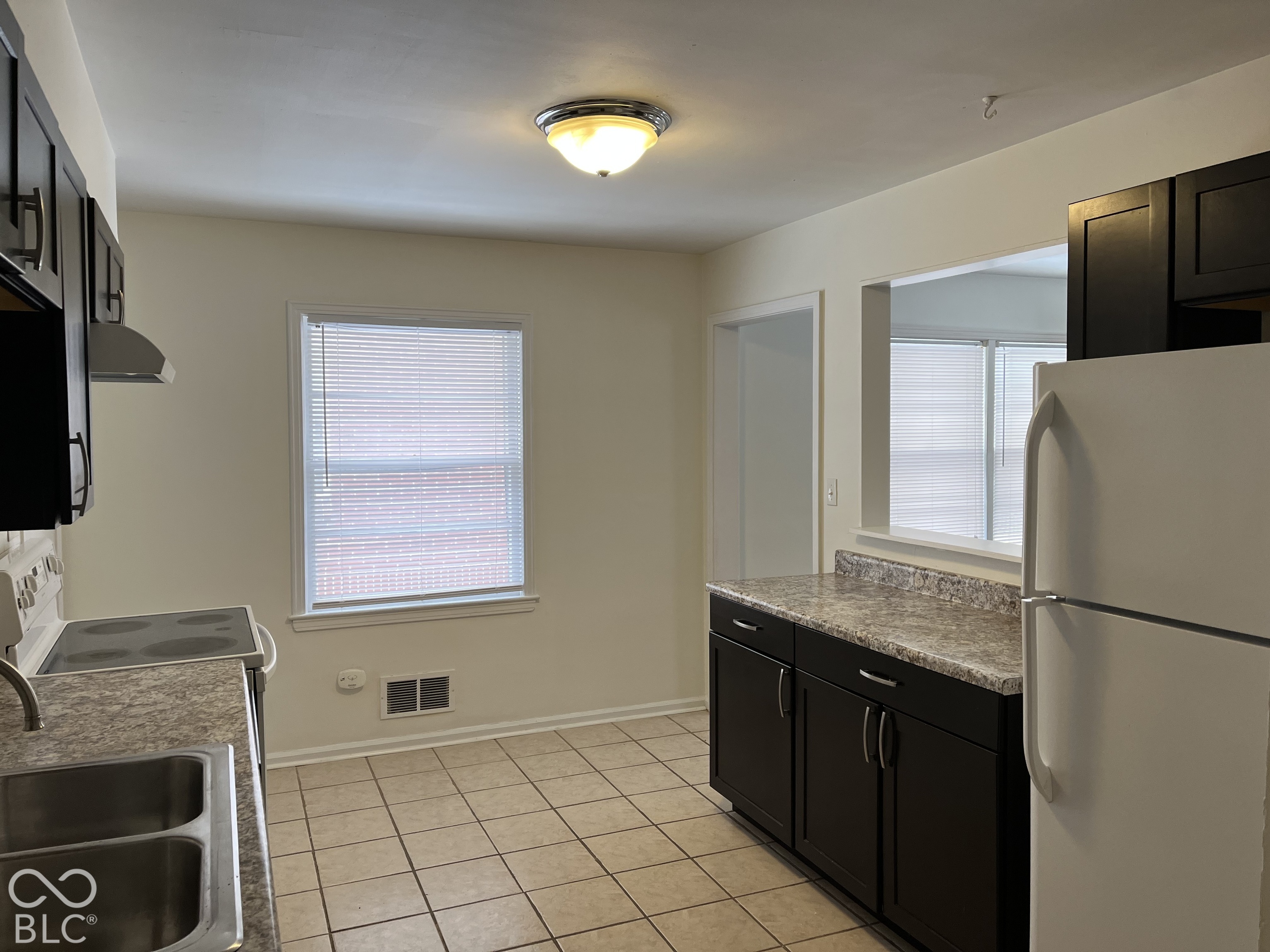 5230 Broadway Street, Indianapolis, IN, 46220 photo 4 of 9