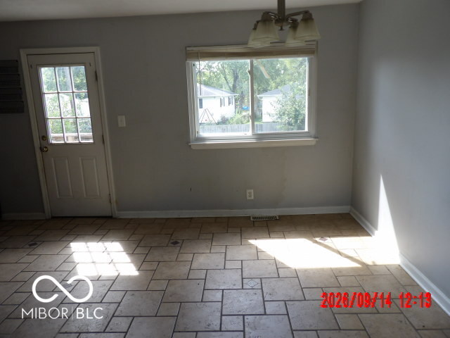 585 Northgate Drive, Greenwood, IN, 46143 photo 4 of 14