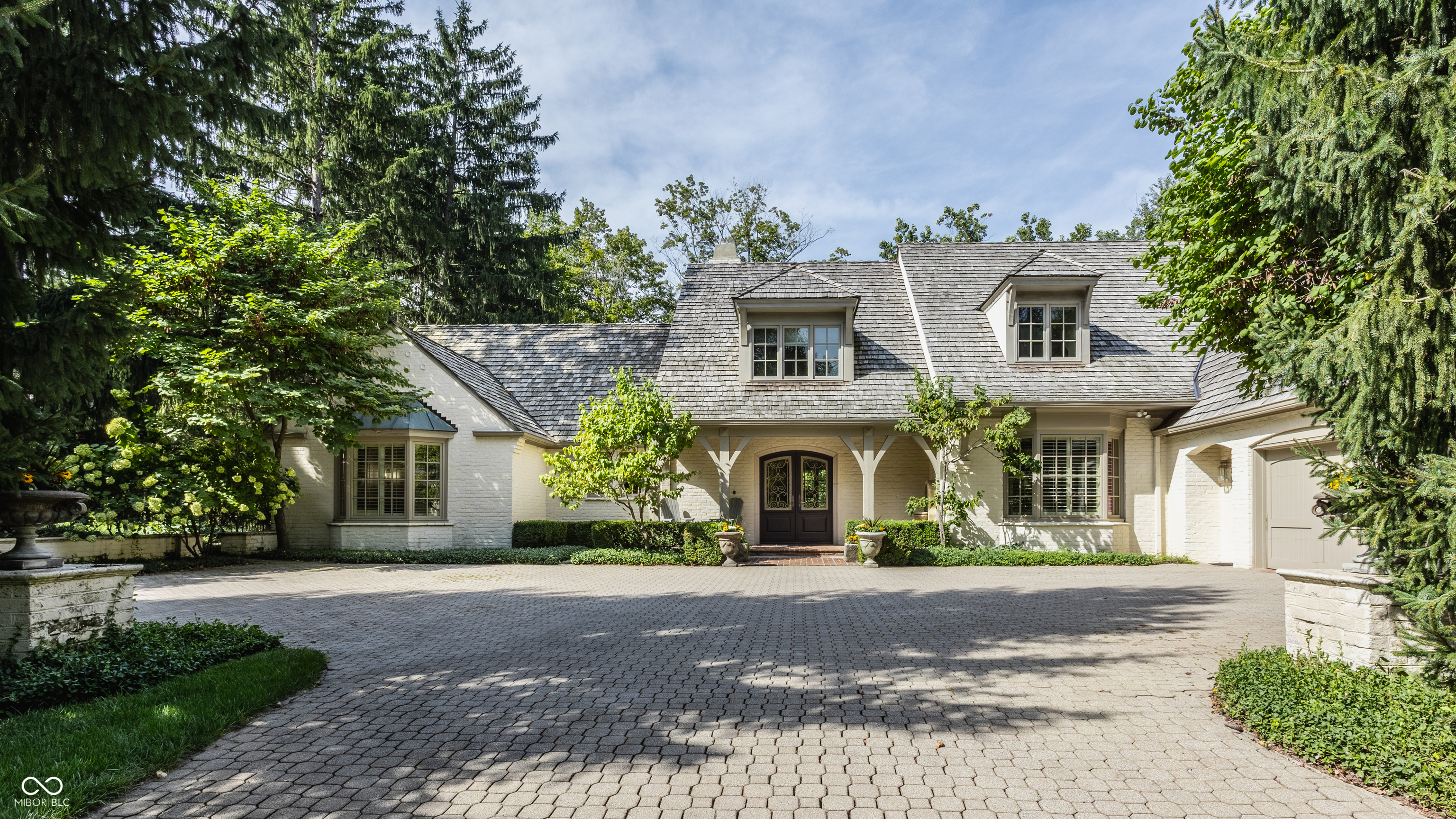 8730 Williamshire East Drive, Indianapolis, IN, 46260 photo 4 of 66