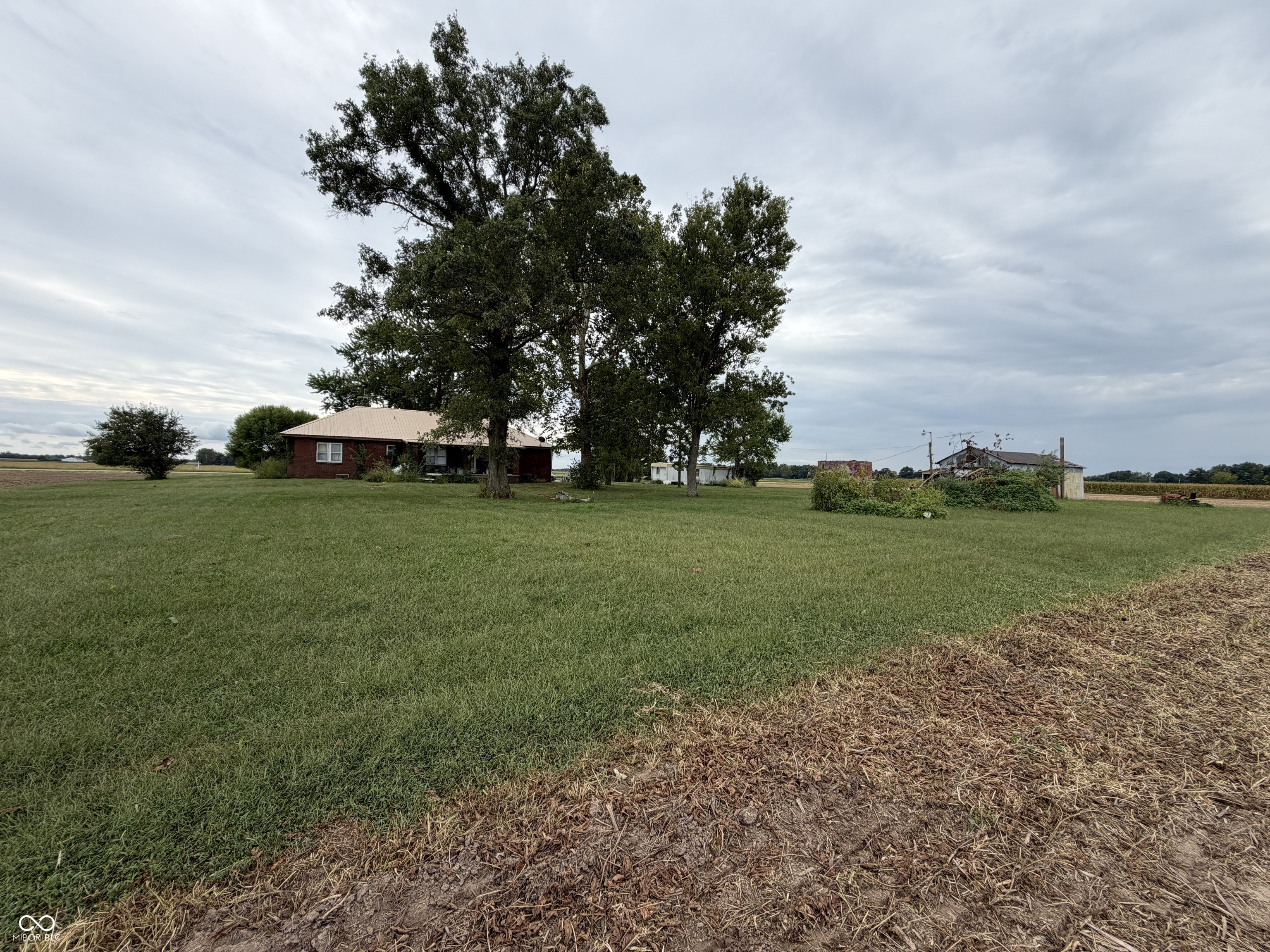 674 W 1300 S, Clinton, IN, 47842 photo 4 of 16