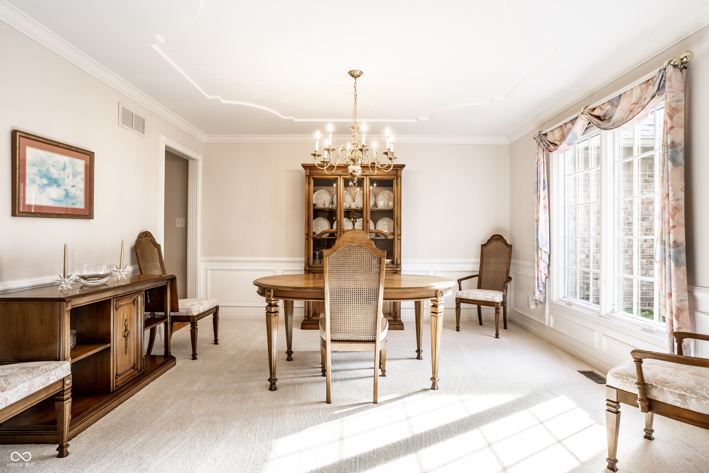 10415 Woods Edge Drive, Fishers, IN, 46037 photo 4 of 35