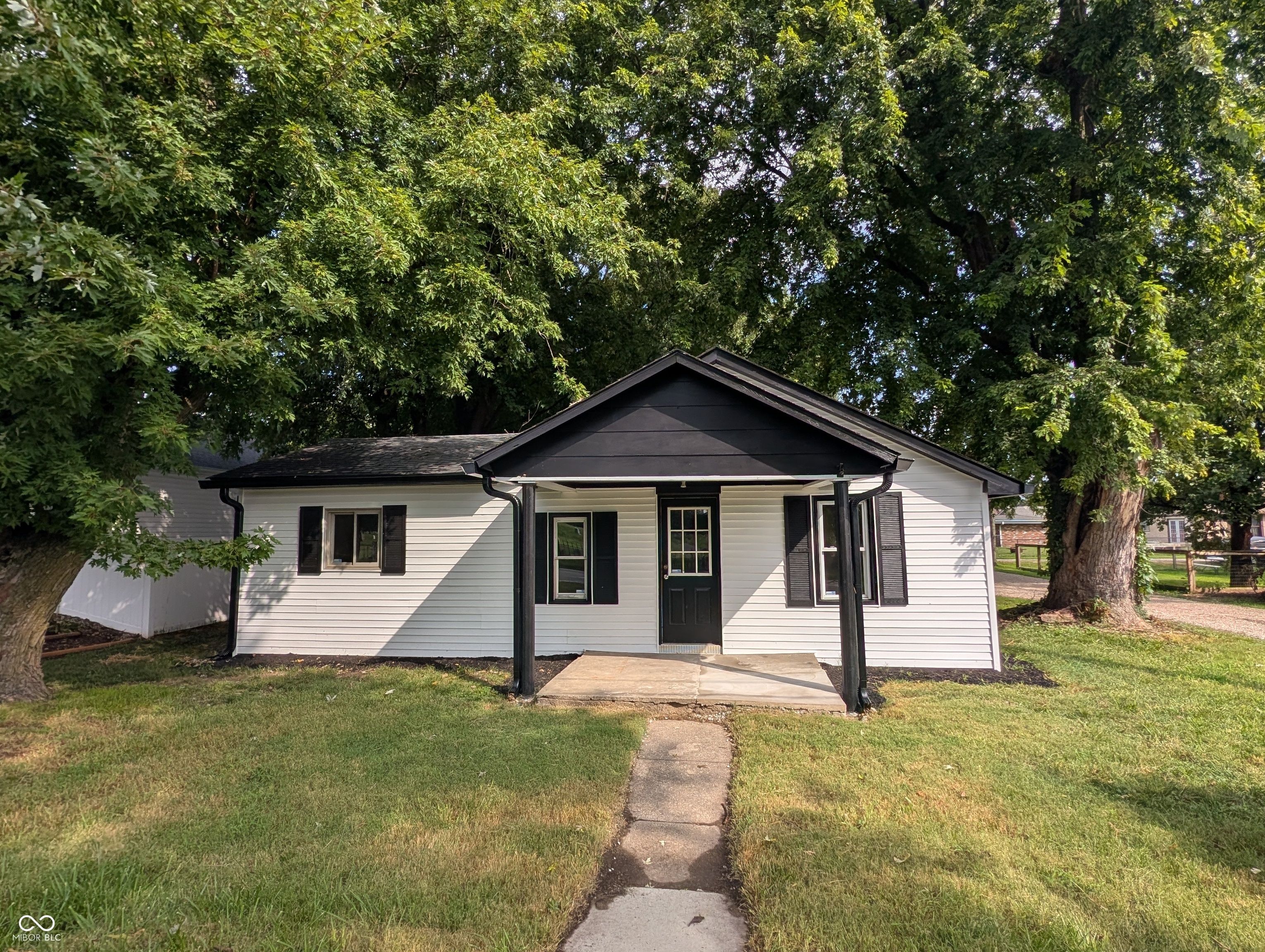 60 W Poston Road, Martinsville, IN, 46151 photo 4 of 21