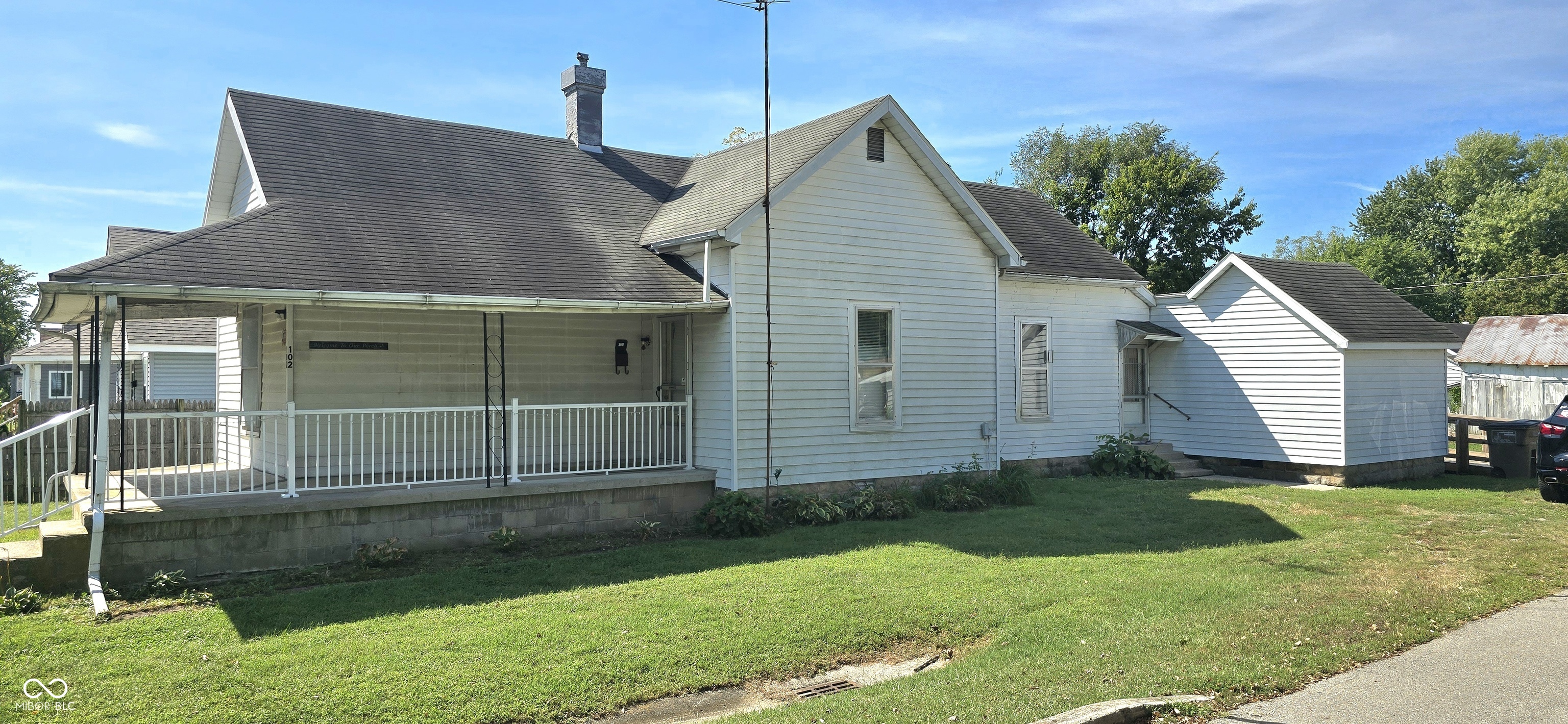 102 Jones St, Columbus, IN, 47201 photo 4 of 21