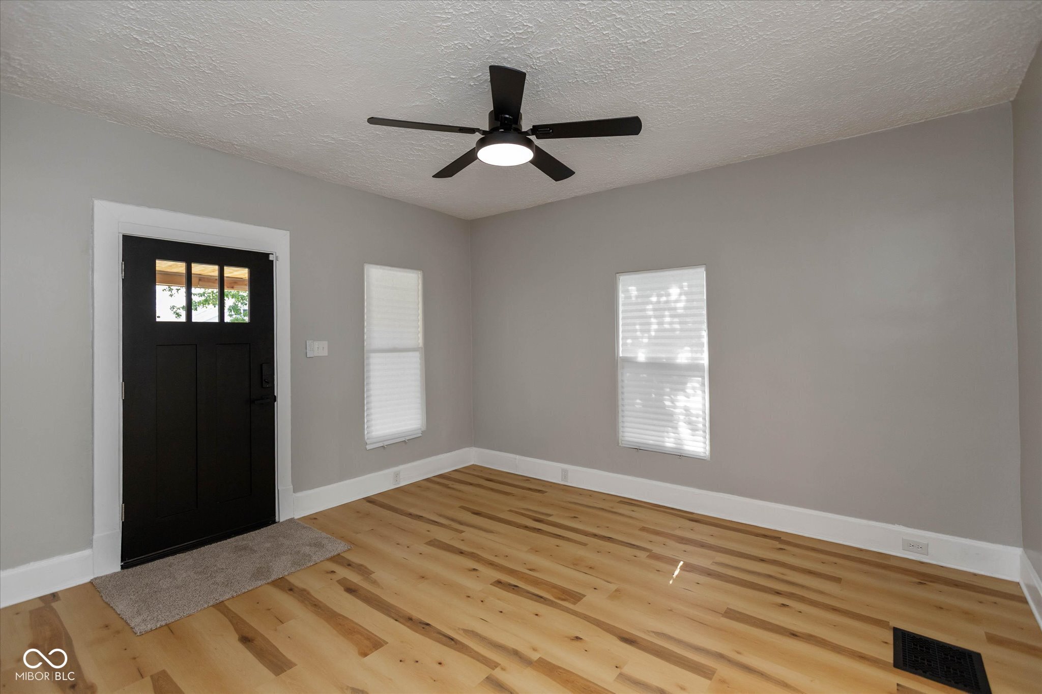 728 N Emerson Avenue, Indianapolis, IN, 46219 photo 4 of 22
