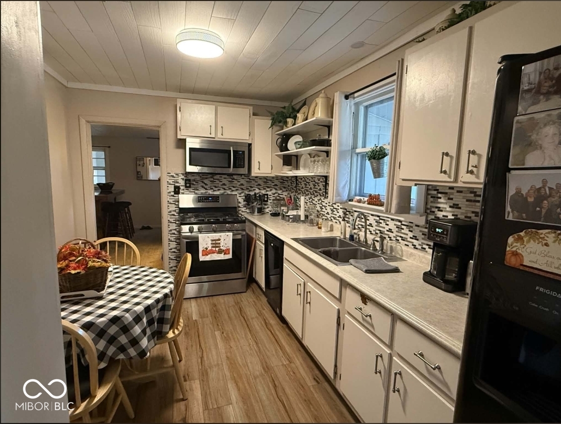 924 S Walnut Street, Brazil, IN, 47834 photo 4 of 13