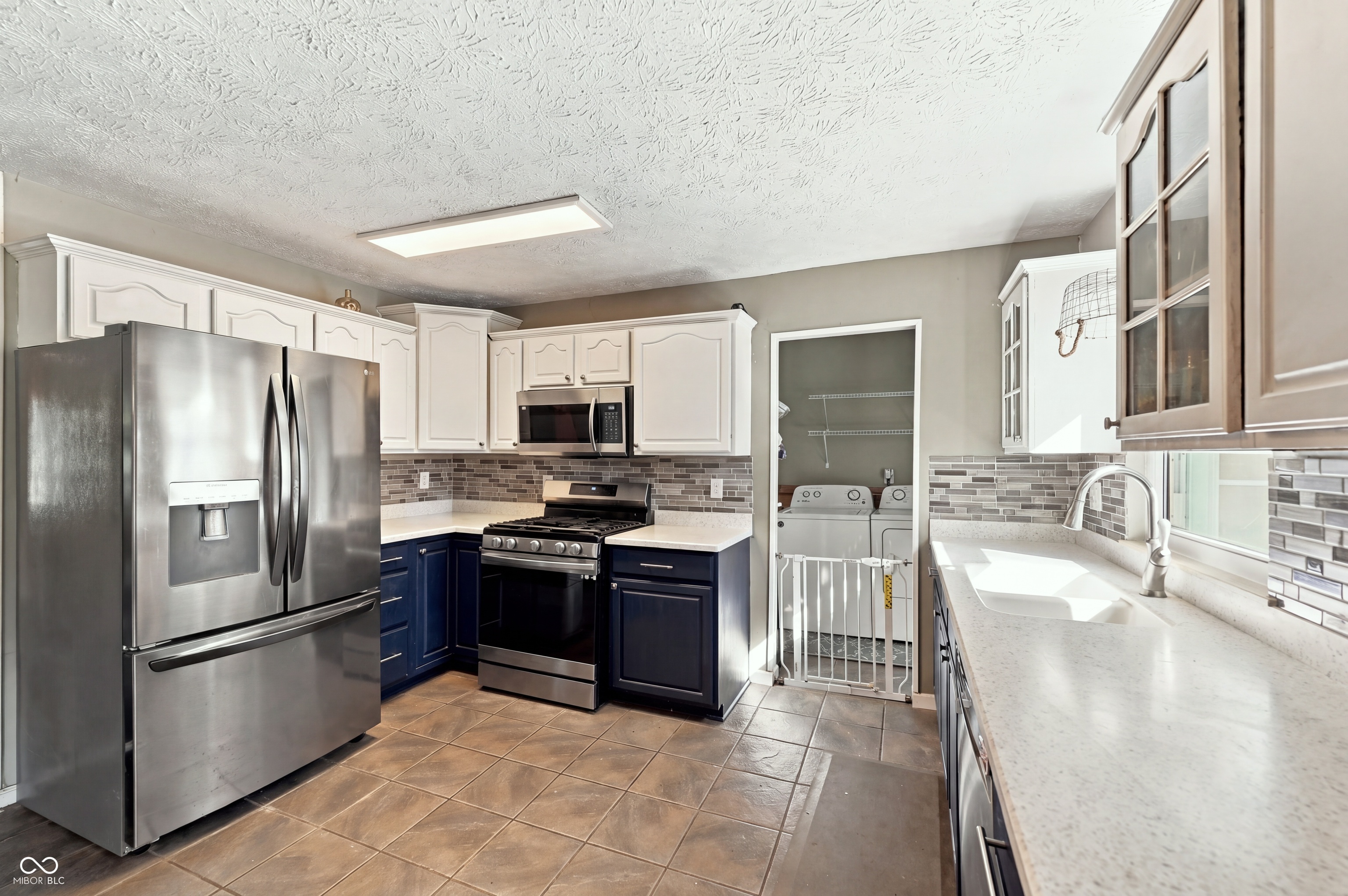907 Cragwood Court, Plainfield, IN, 46168 photo 4 of 26