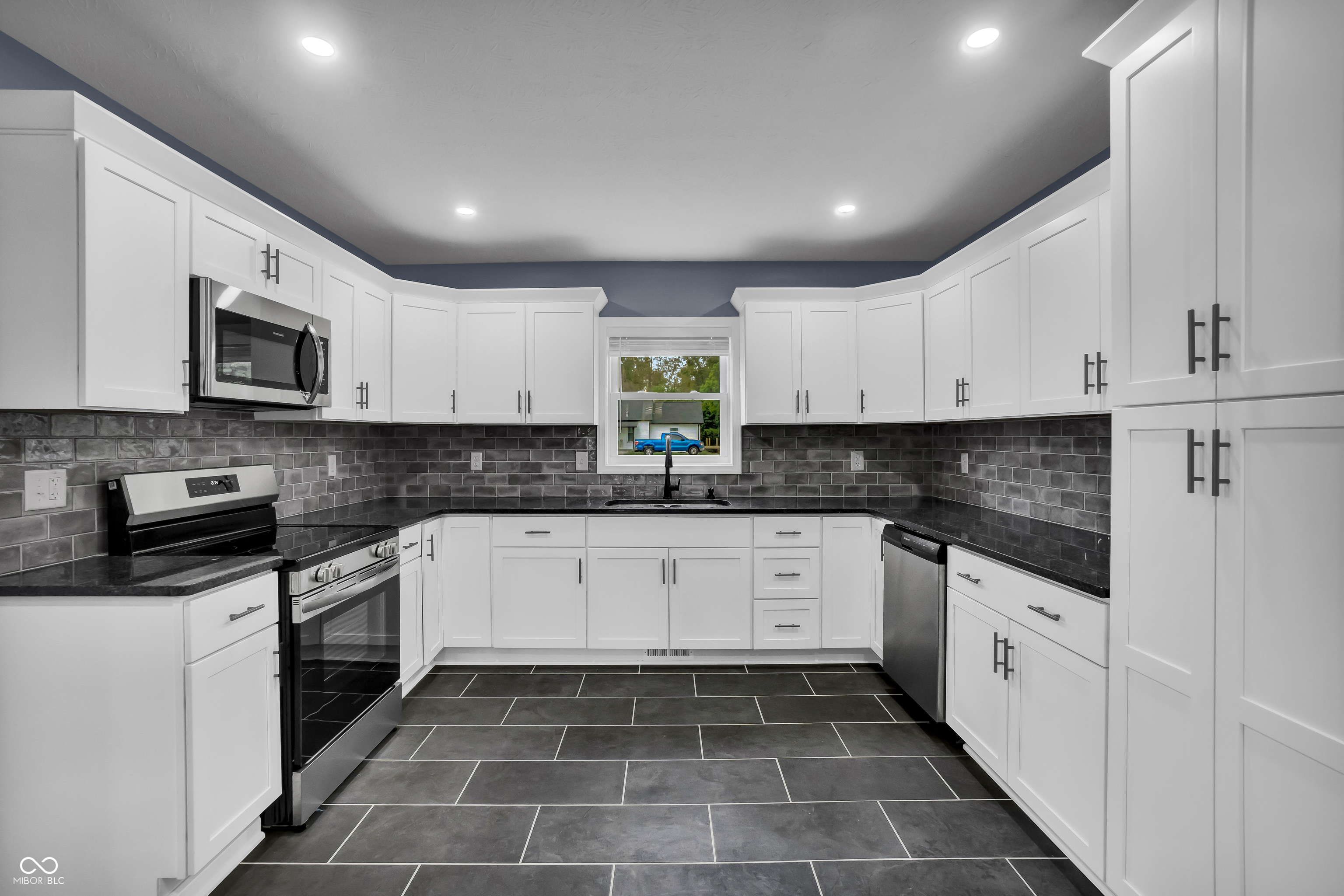 6850 N Base Road, North Vernon, IN, 47265 photo 4 of 58