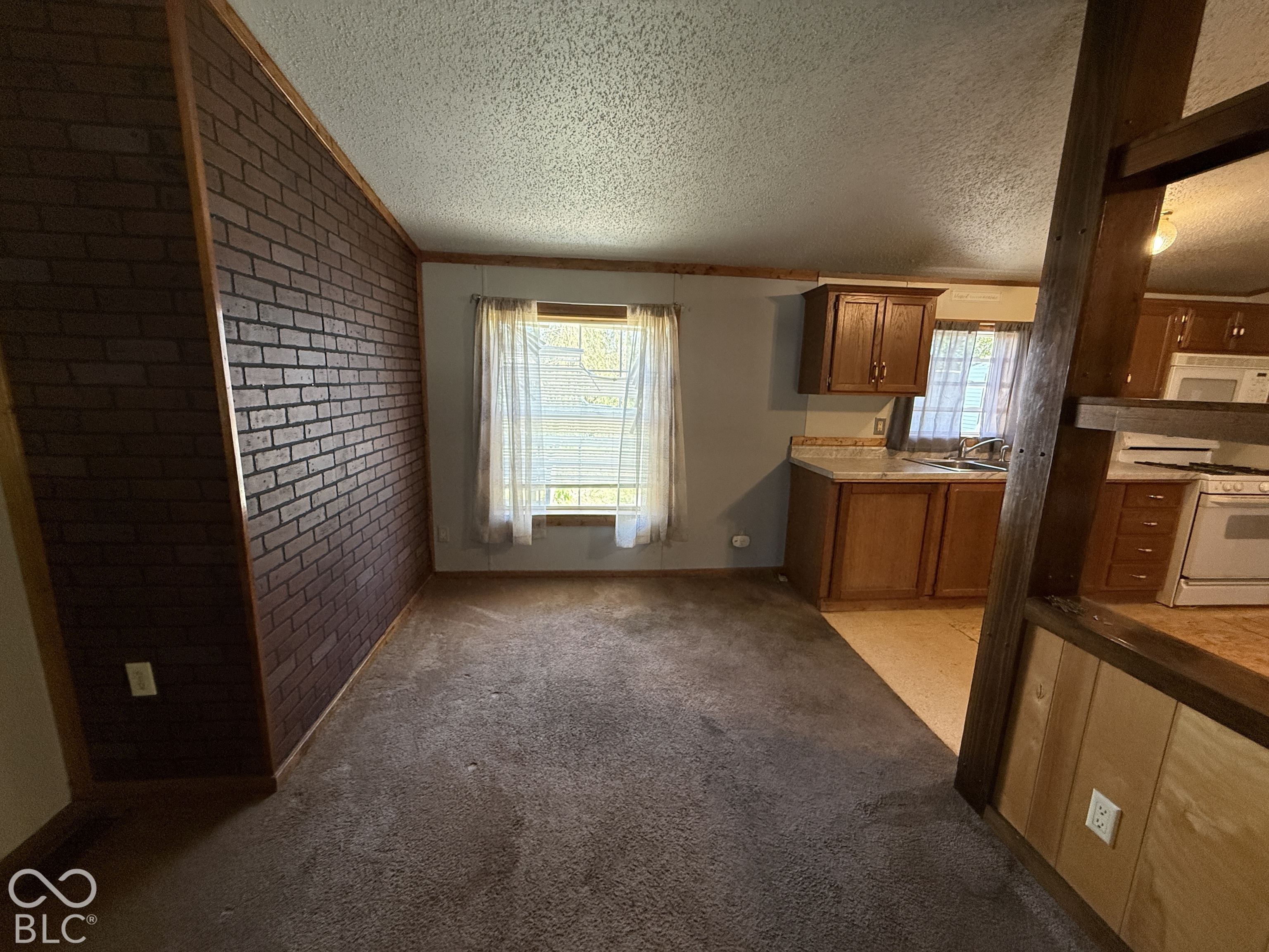 4663 Breckenridge, Columbus, IN, 47203 photo 4 of 19