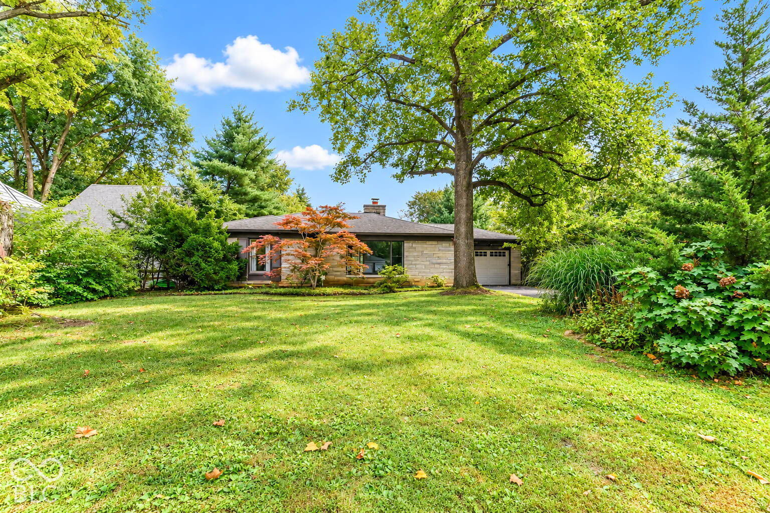 711 E 70th Place, Indianapolis, IN, 46220 photo 4 of 33