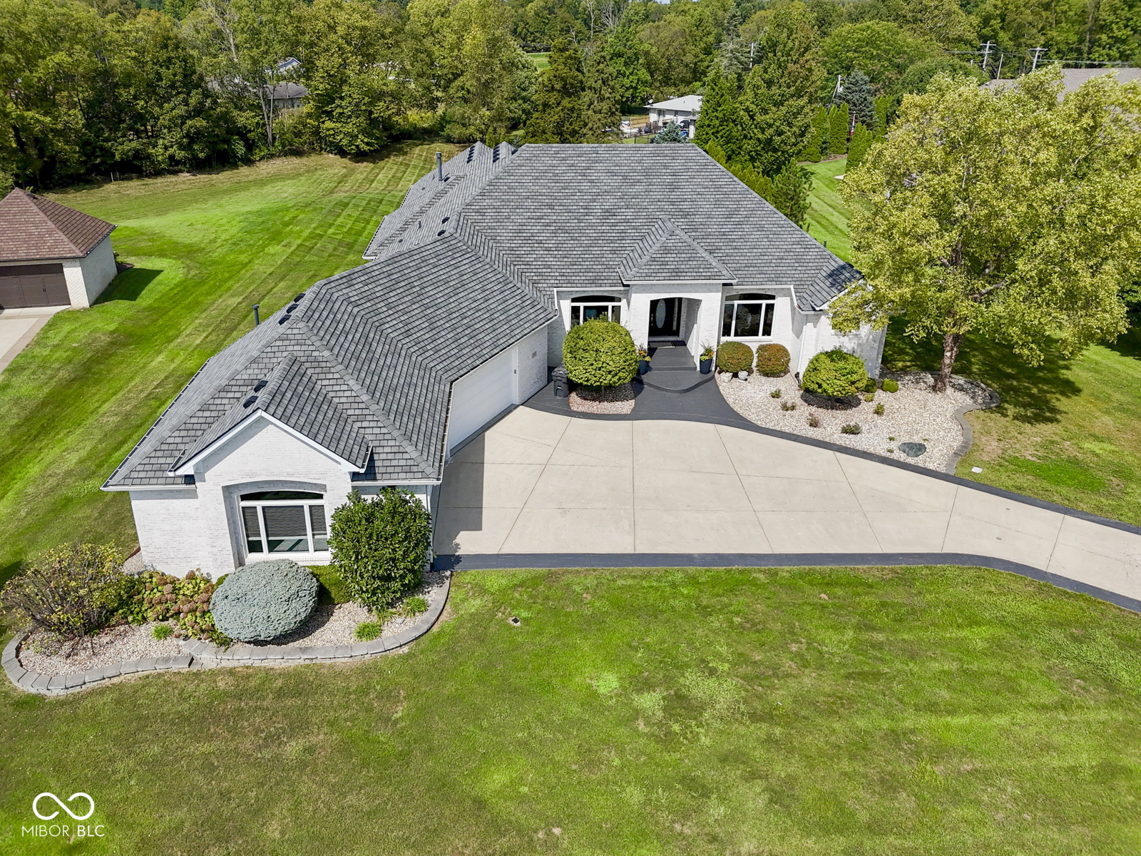 4968 Benthaven Court, Bargersville, IN, 46106 photo 4 of 108