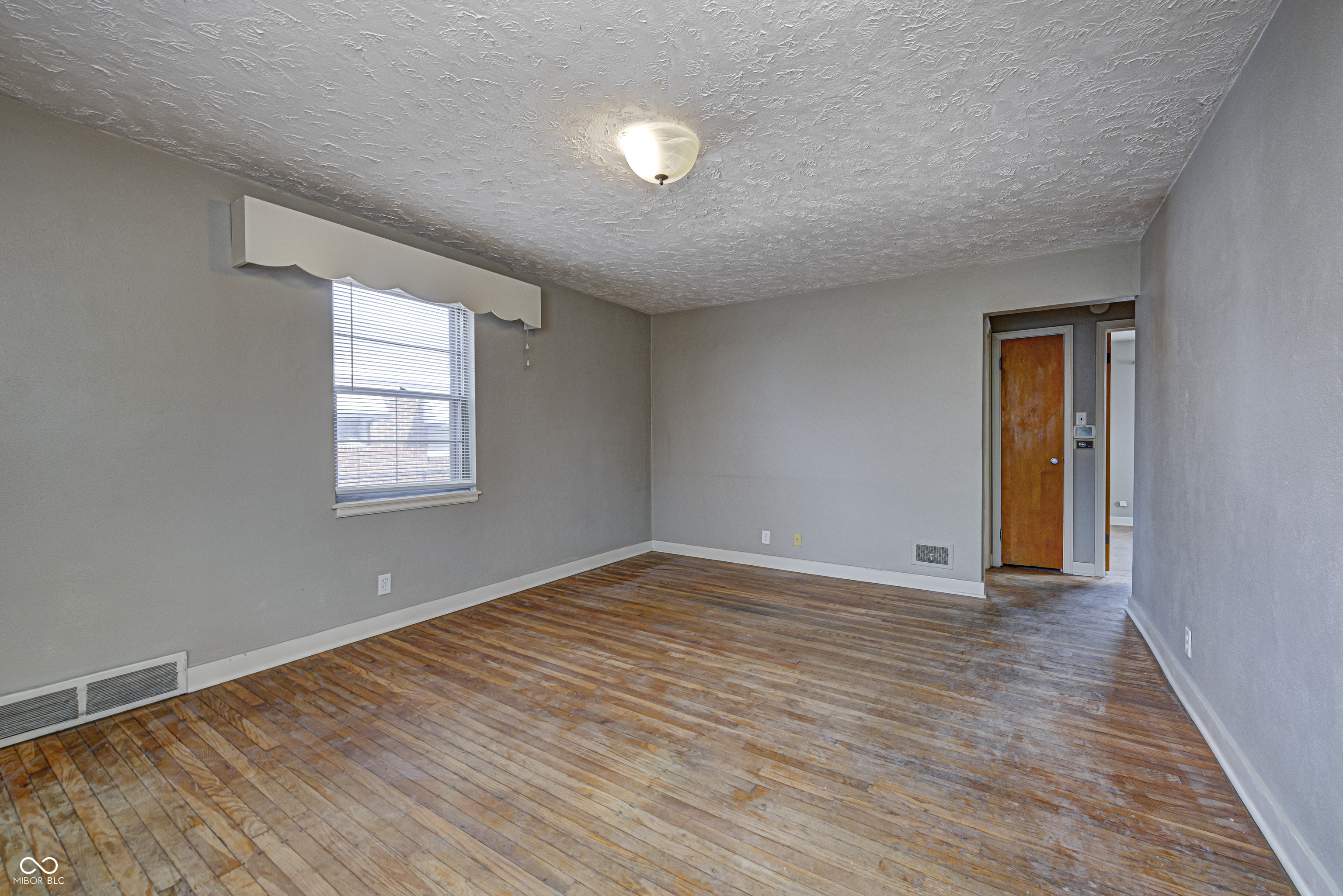 315 S Webster Avenue, Indianapolis, IN, 46219 photo 4 of 20