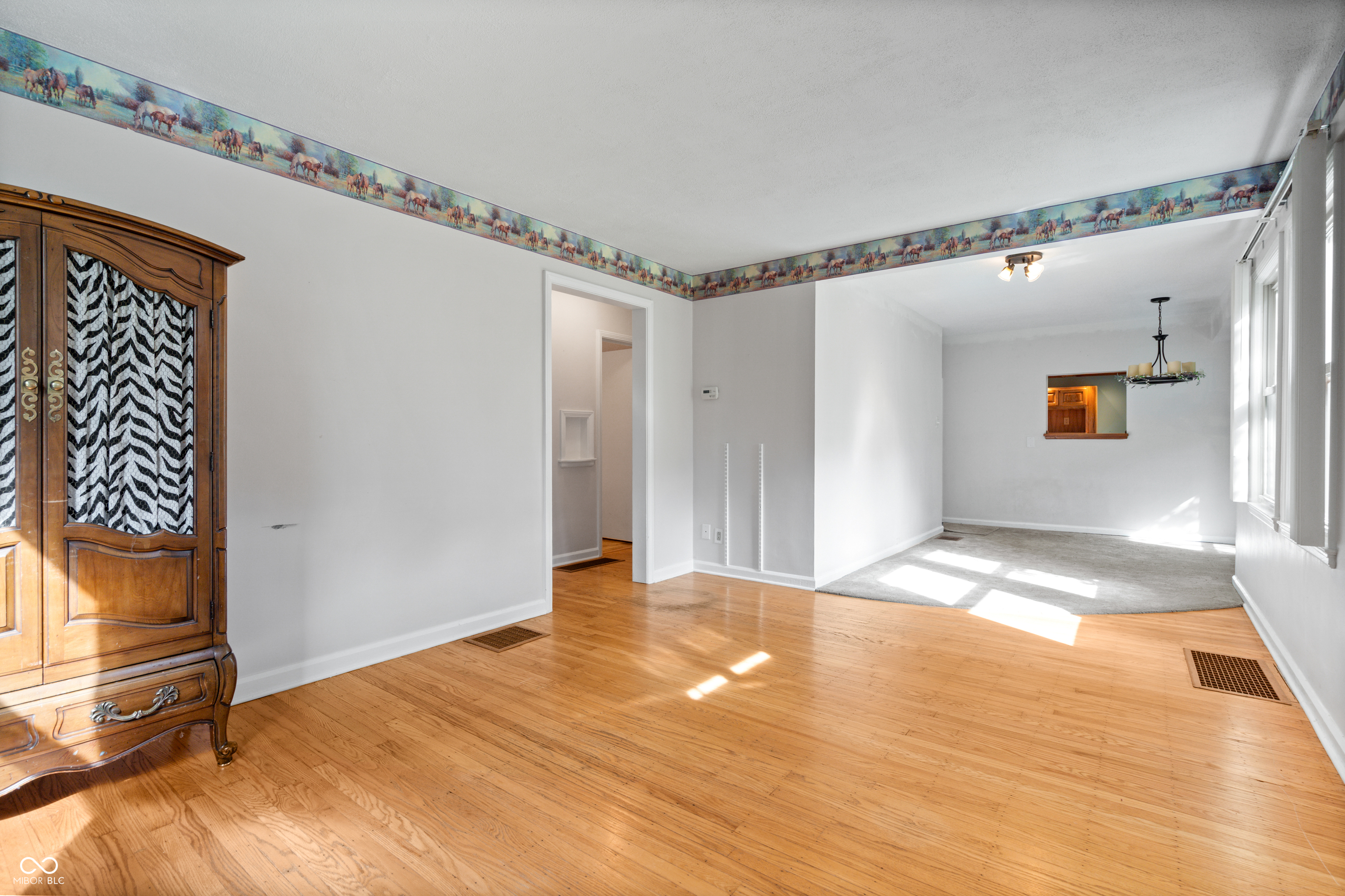 6528 Hillside Avenue, Indianapolis, IN, 46220 photo 4 of 35