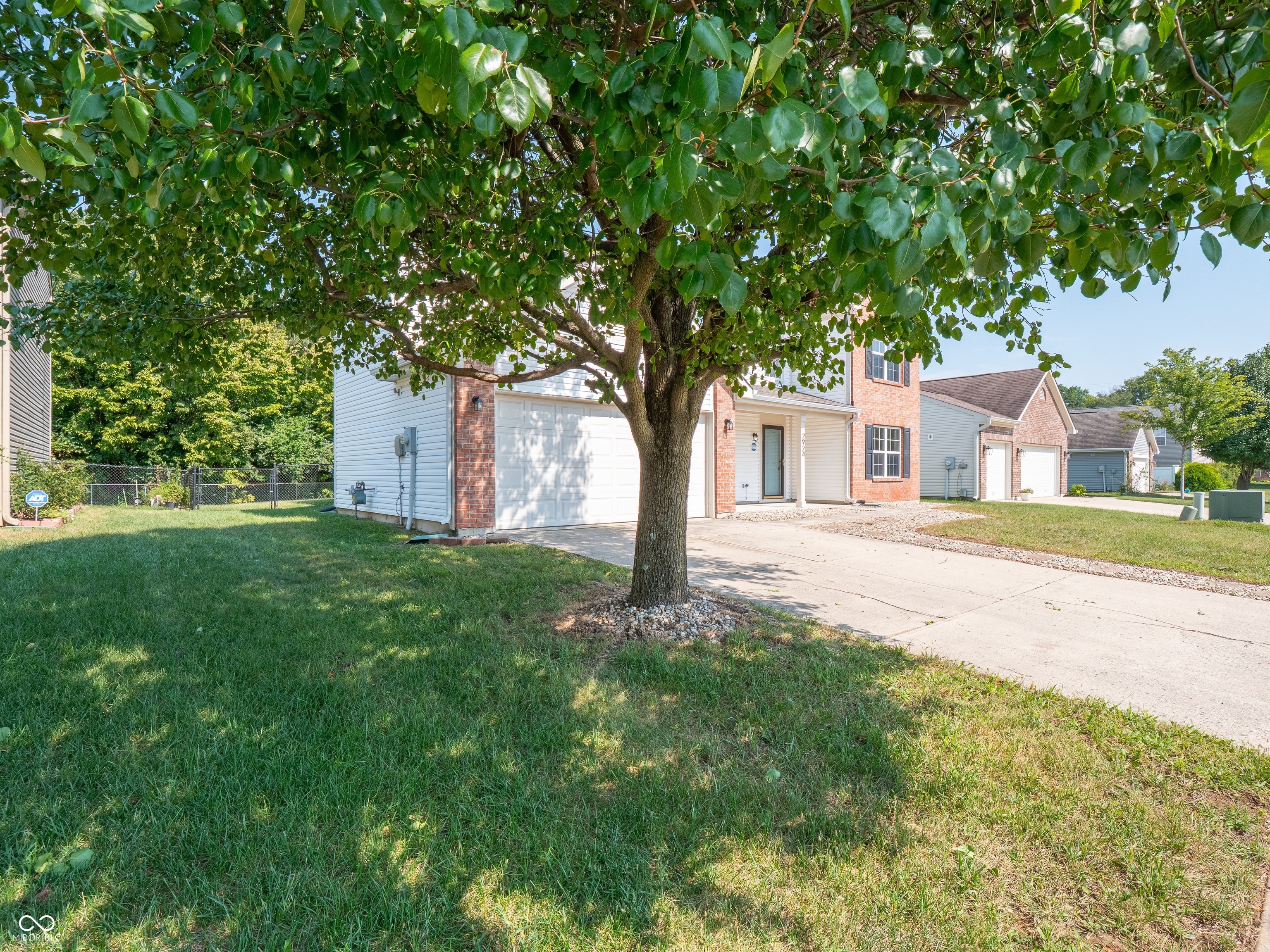 2924 Coles Creek Lane, Indianapolis, IN, 46217 photo 4 of 66