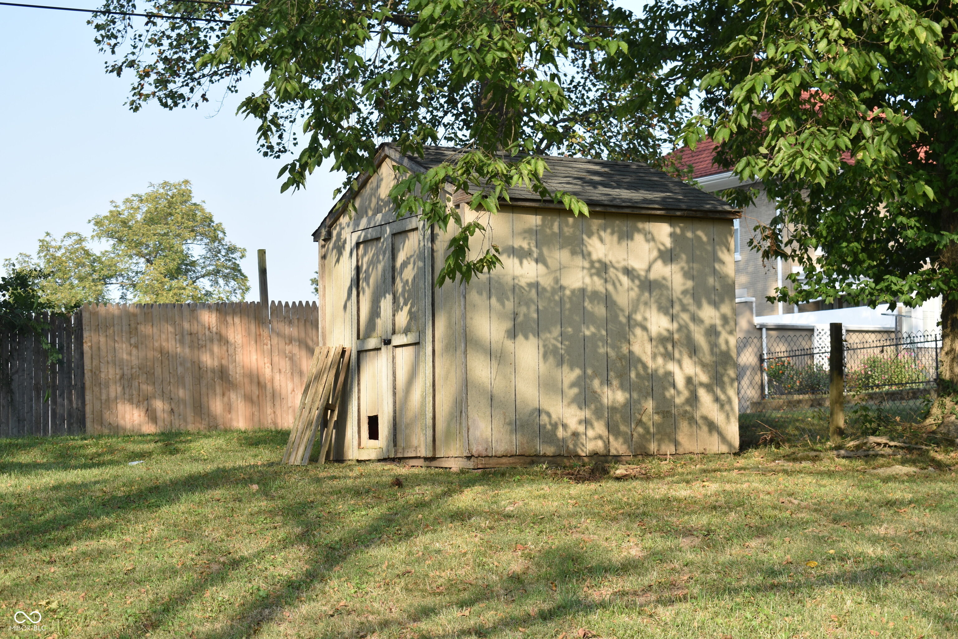 917 W Walnut Street, Brownstown, IN, 47220 photo 4 of 12
