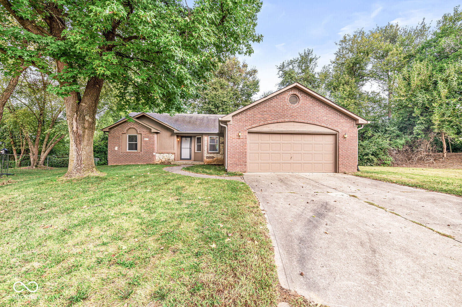 1360 Boone Court, Indianapolis, IN, 46217 photo 4 of 39