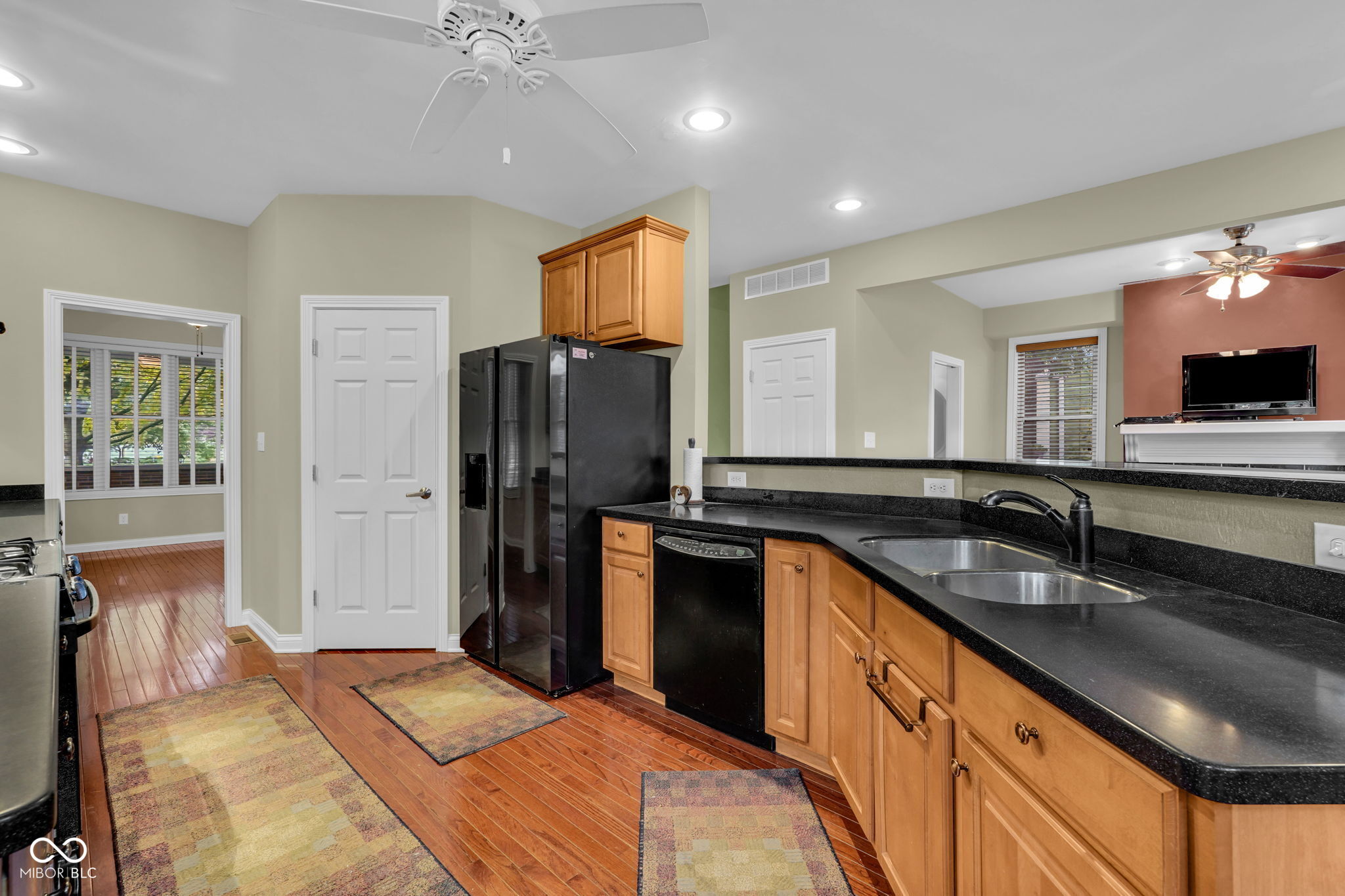 2411 N Talbott Street, Indianapolis, IN, 46205 photo 4 of 51