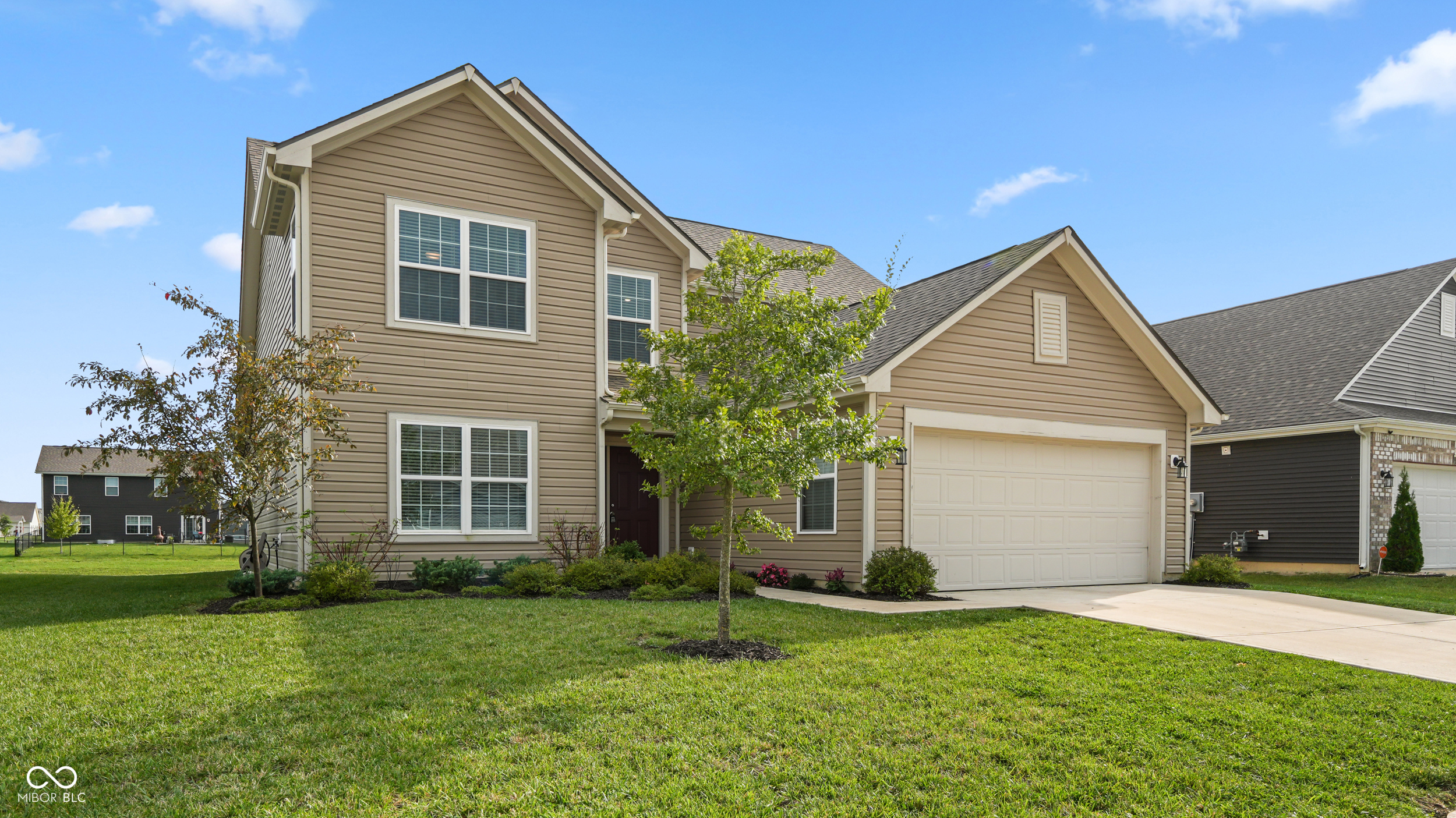 2389 Silver Spoon Drive, Greenfield, IN, 46140 photo 4 of 41